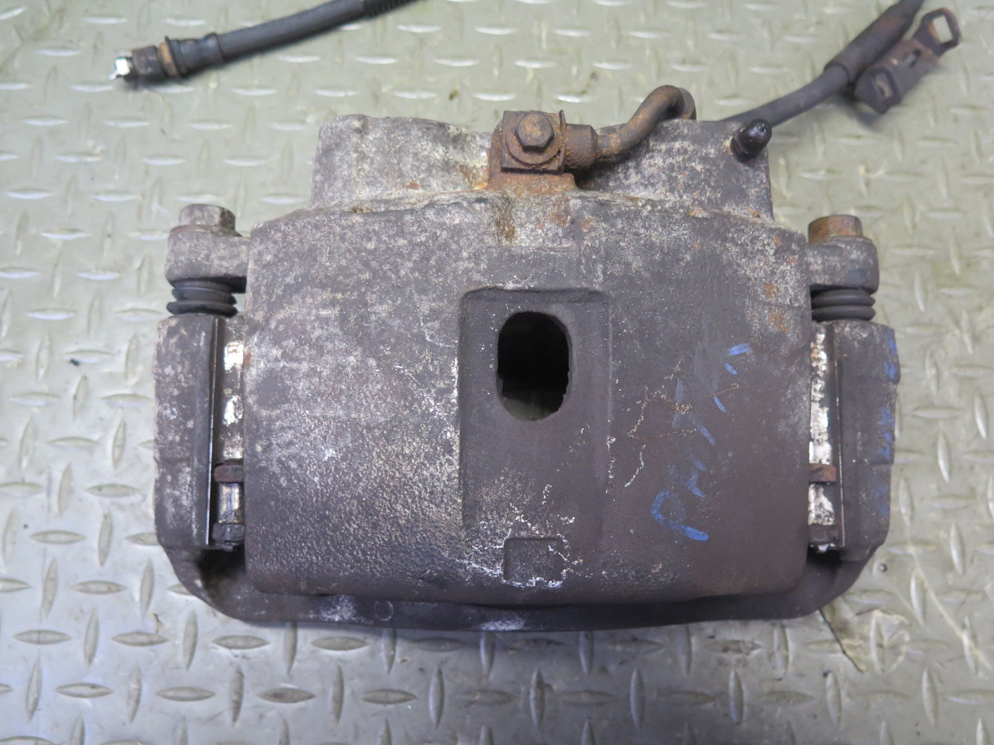 2003-2009 Hummer H2 AWD Front Left & Right Side Brake Caliper Set of 2