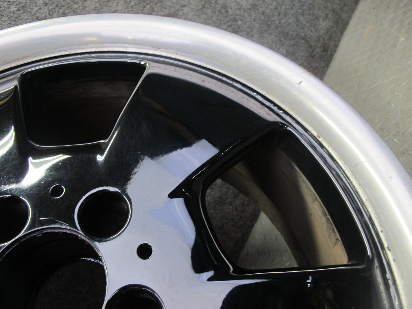 94-02 Mercedes R129 Sl-class  Alloy R17" Wheel Rim 17x8.25 ET34 1294011202 OEM