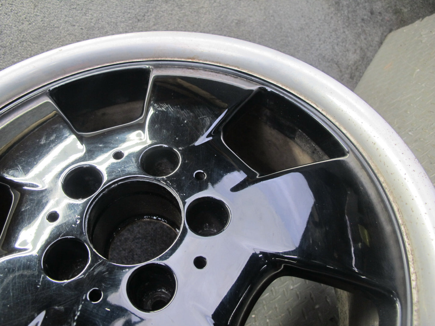 94-02 Mercedes R129 Sl-class  Alloy R17" Wheel Rim 17x8.25 ET34 1294011202 OEM