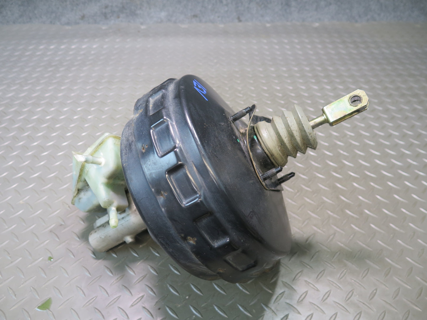 99-03 VW Eurovan T4 Brake Master Cylinder Booster Fluid Reservoir OEM