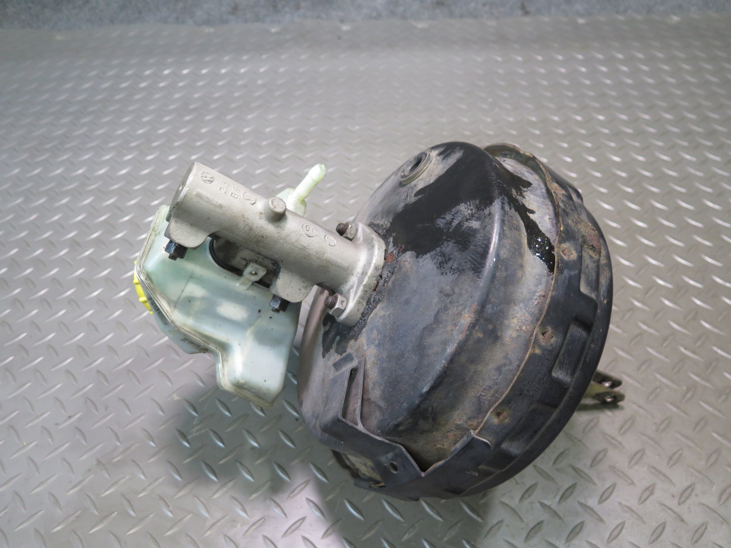 99-03 VW Eurovan T4 Brake Master Cylinder Booster Fluid Reservoir OEM