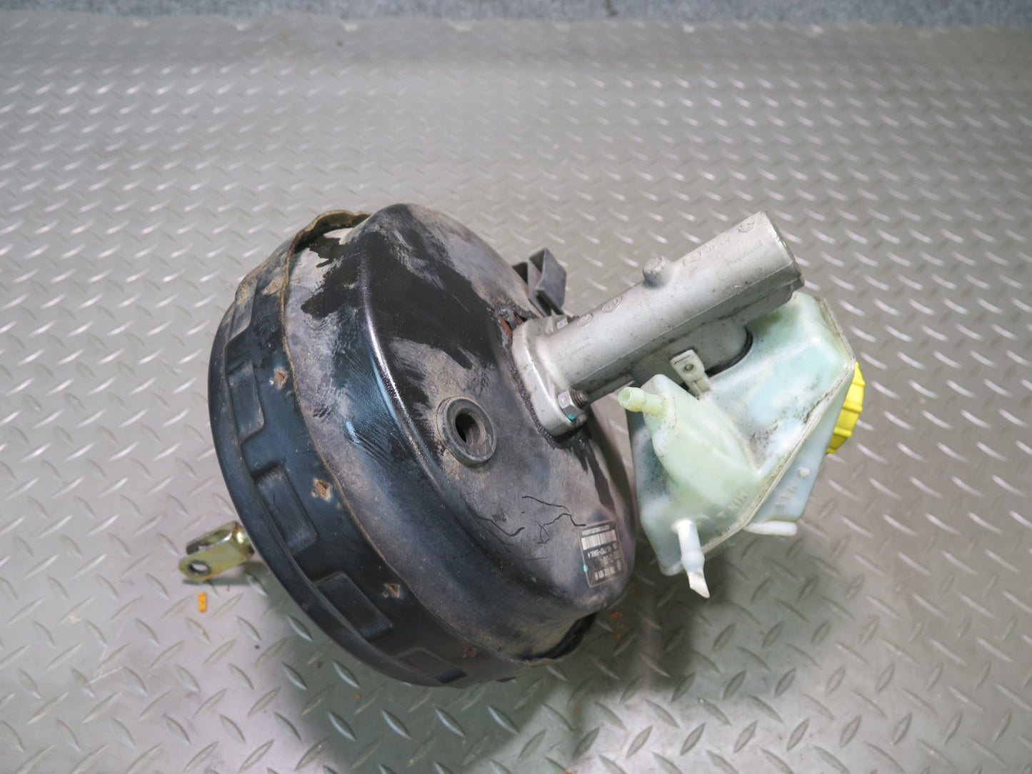 99-03 VW Eurovan T4 Brake Master Cylinder Booster Fluid Reservoir OEM