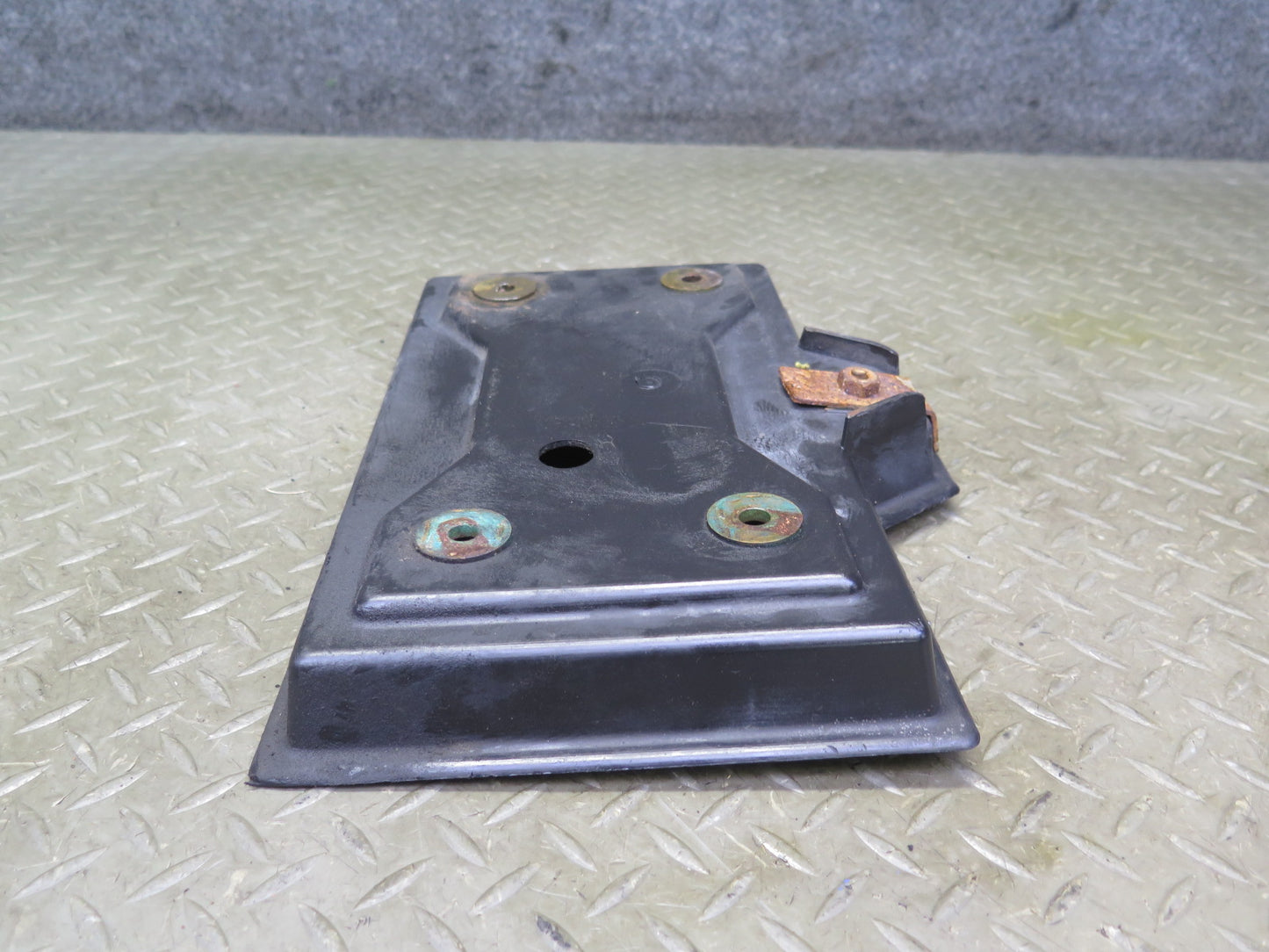 2003-2007 Hummer H2 Battery Tray Bracket Support 15119301