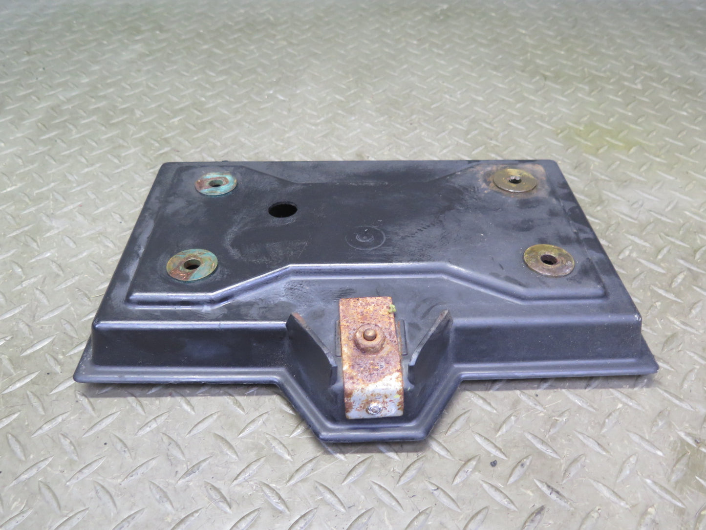 2003-2007 Hummer H2 Battery Tray Bracket Support 15119301