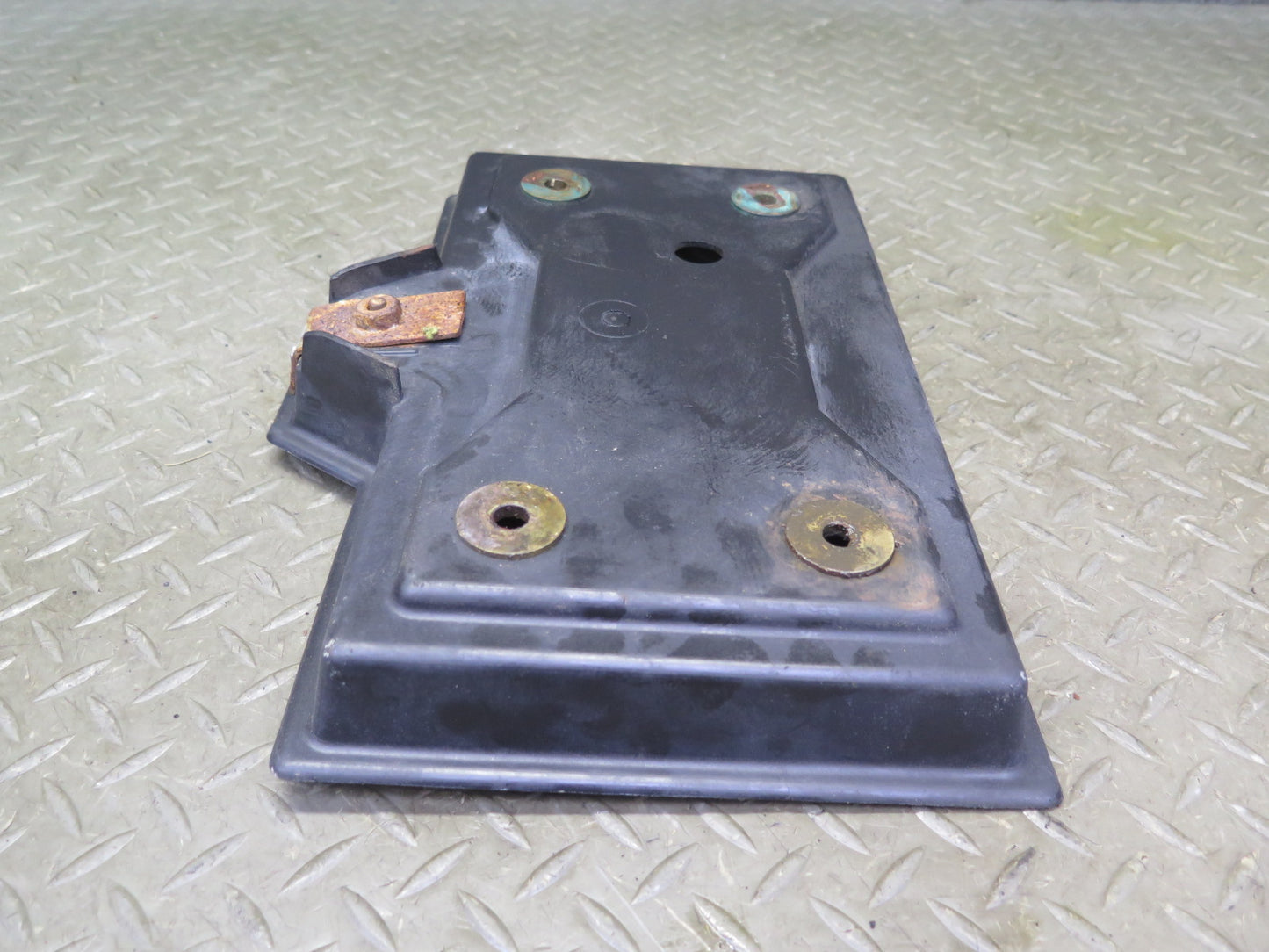 2003-2007 Hummer H2 Battery Tray Bracket Support 15119301