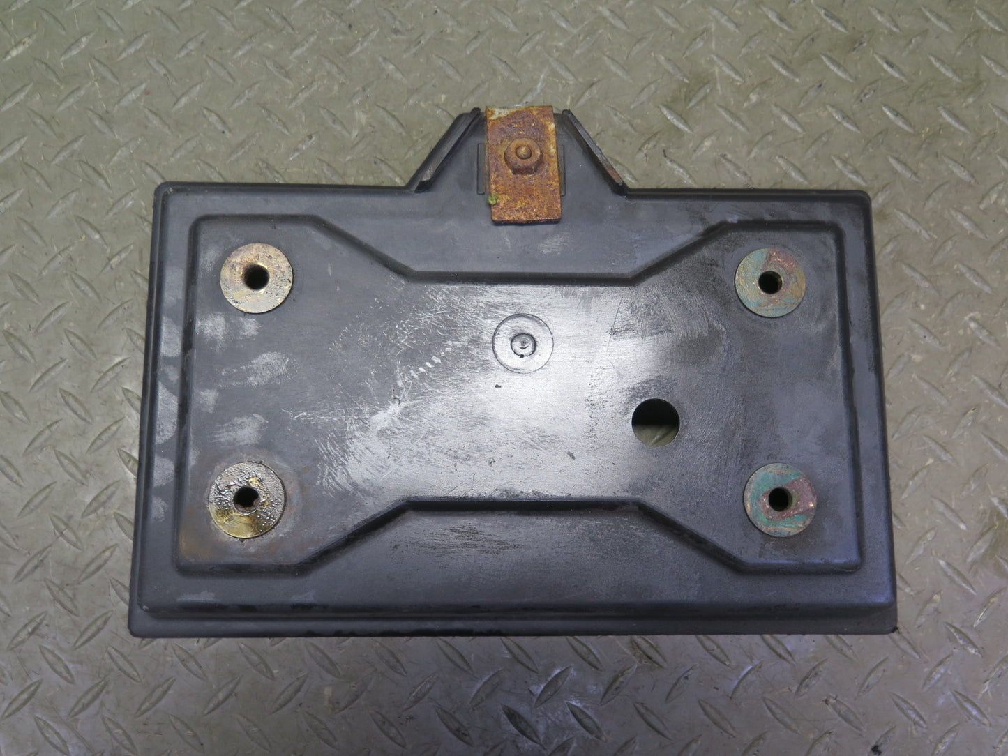 2003-2007 Hummer H2 Battery Tray Bracket Support 15119301