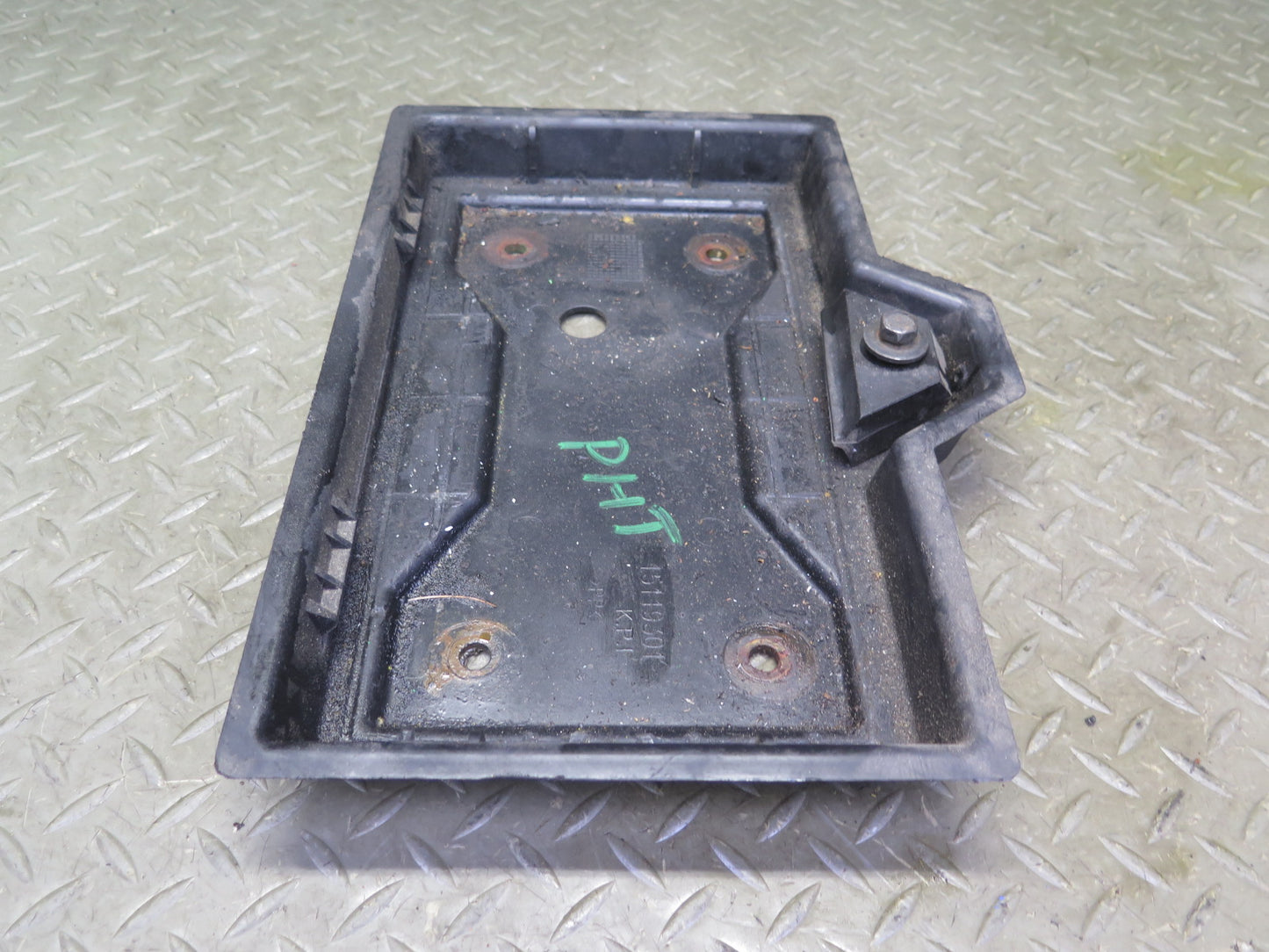 2003-2007 Hummer H2 Battery Tray Bracket Support 15119301