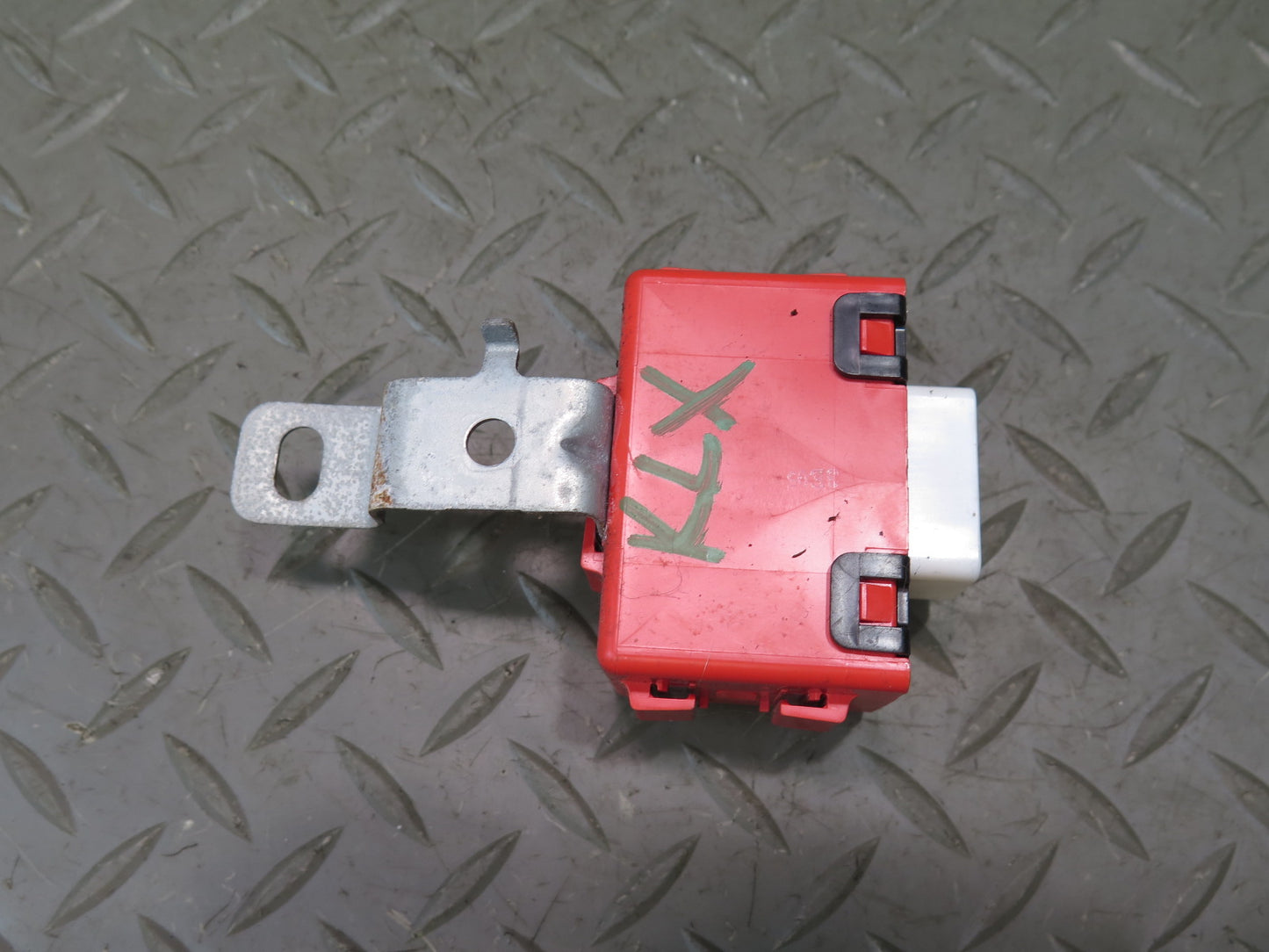 2003-2007 Lexus UZJ100L LX470 Towing Converter Computer Control Module