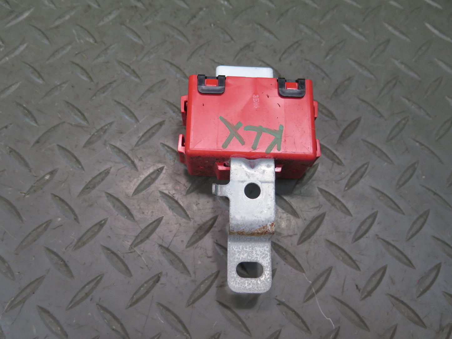 2003-2007 Lexus UZJ100L LX470 Towing Converter Computer Control Module