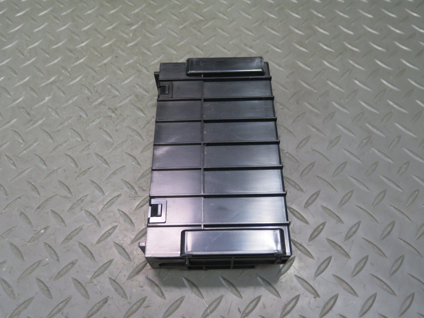 2003-2004 Lexus UZJ100L LX470 A/C Air Condition Amplifier Control Module