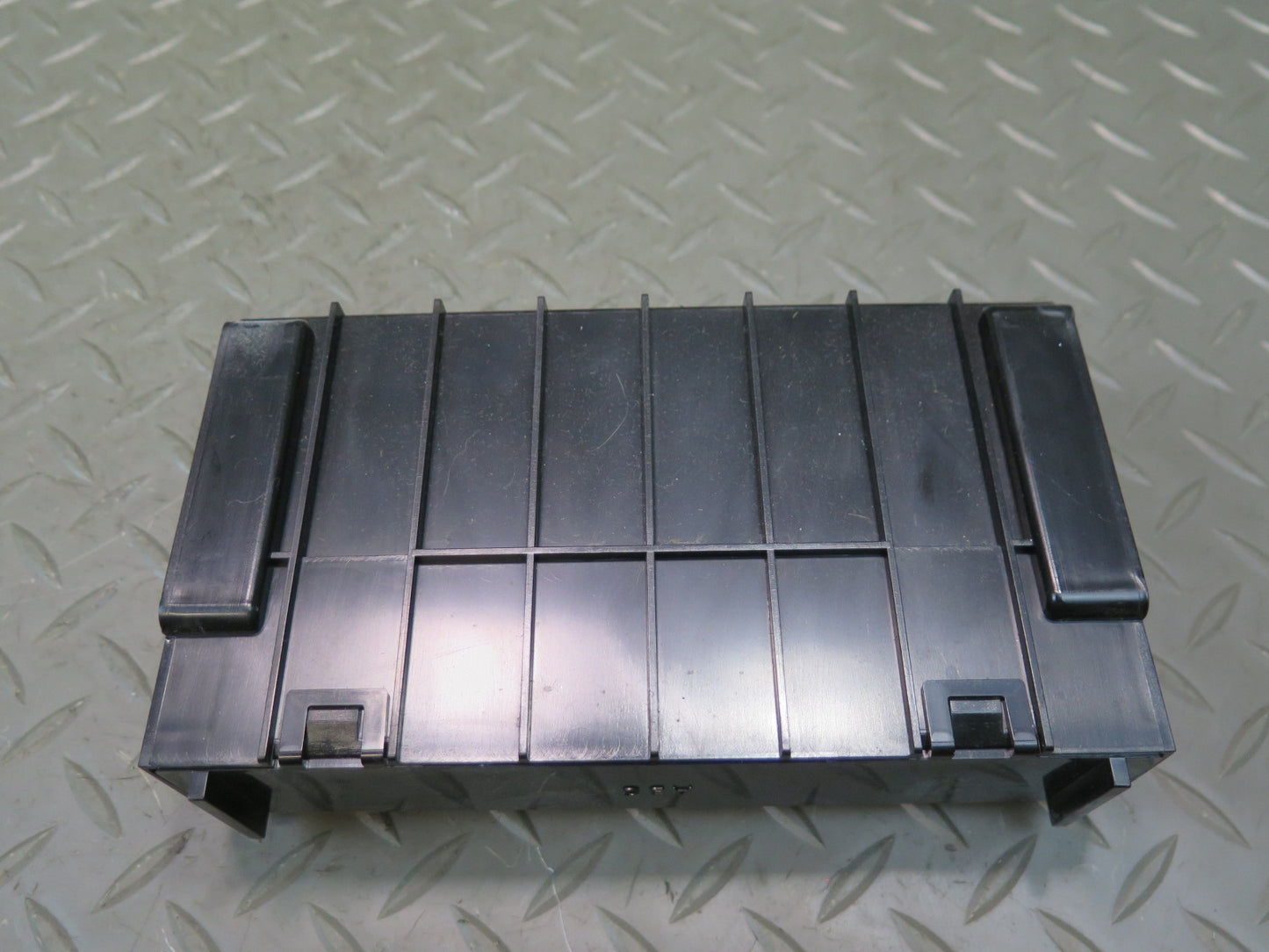 2003-2004 Lexus UZJ100L LX470 A/C Air Condition Amplifier Control Module