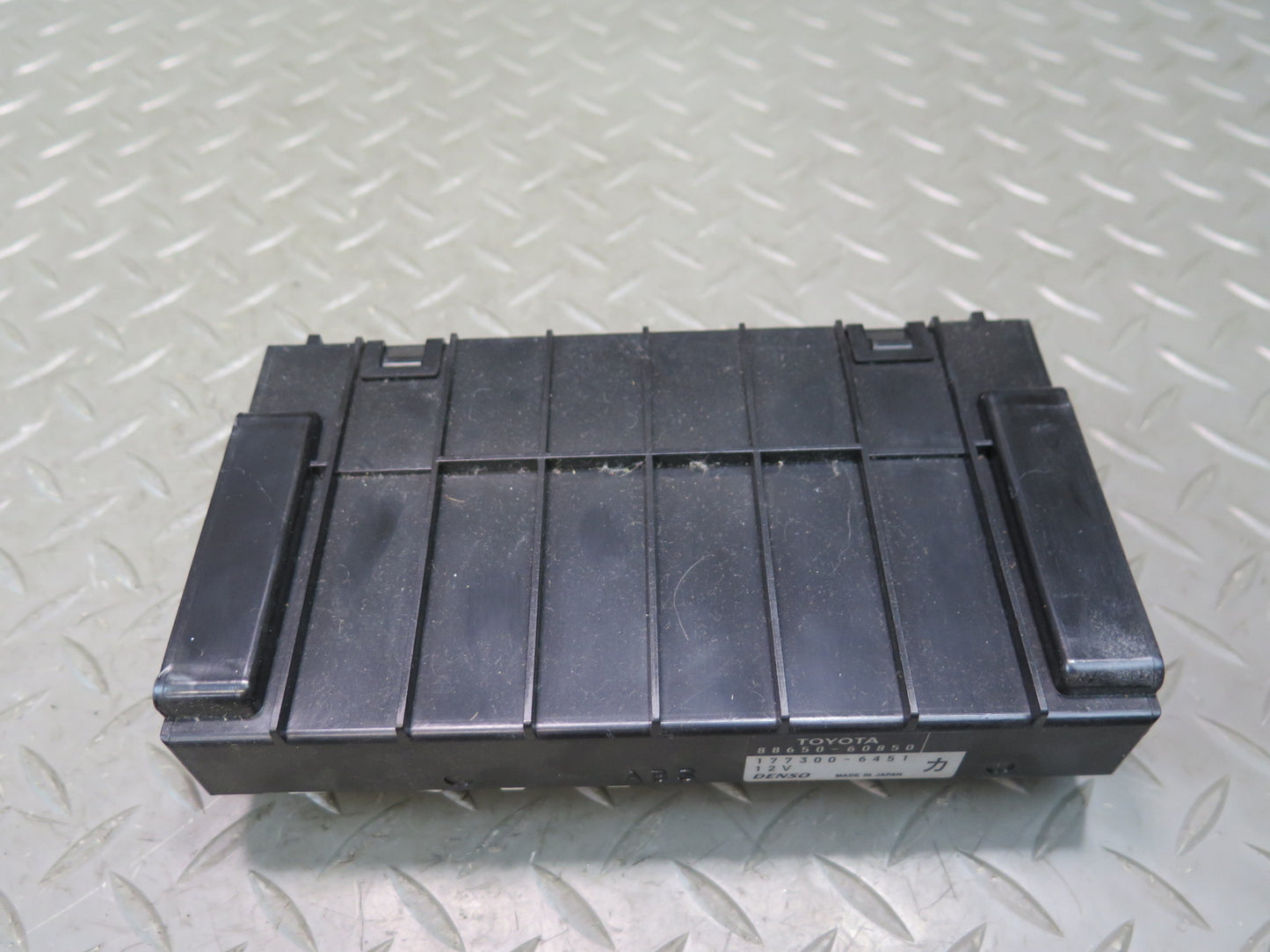 2003-2004 Lexus UZJ100L LX470 A/C Air Condition Amplifier Control Module