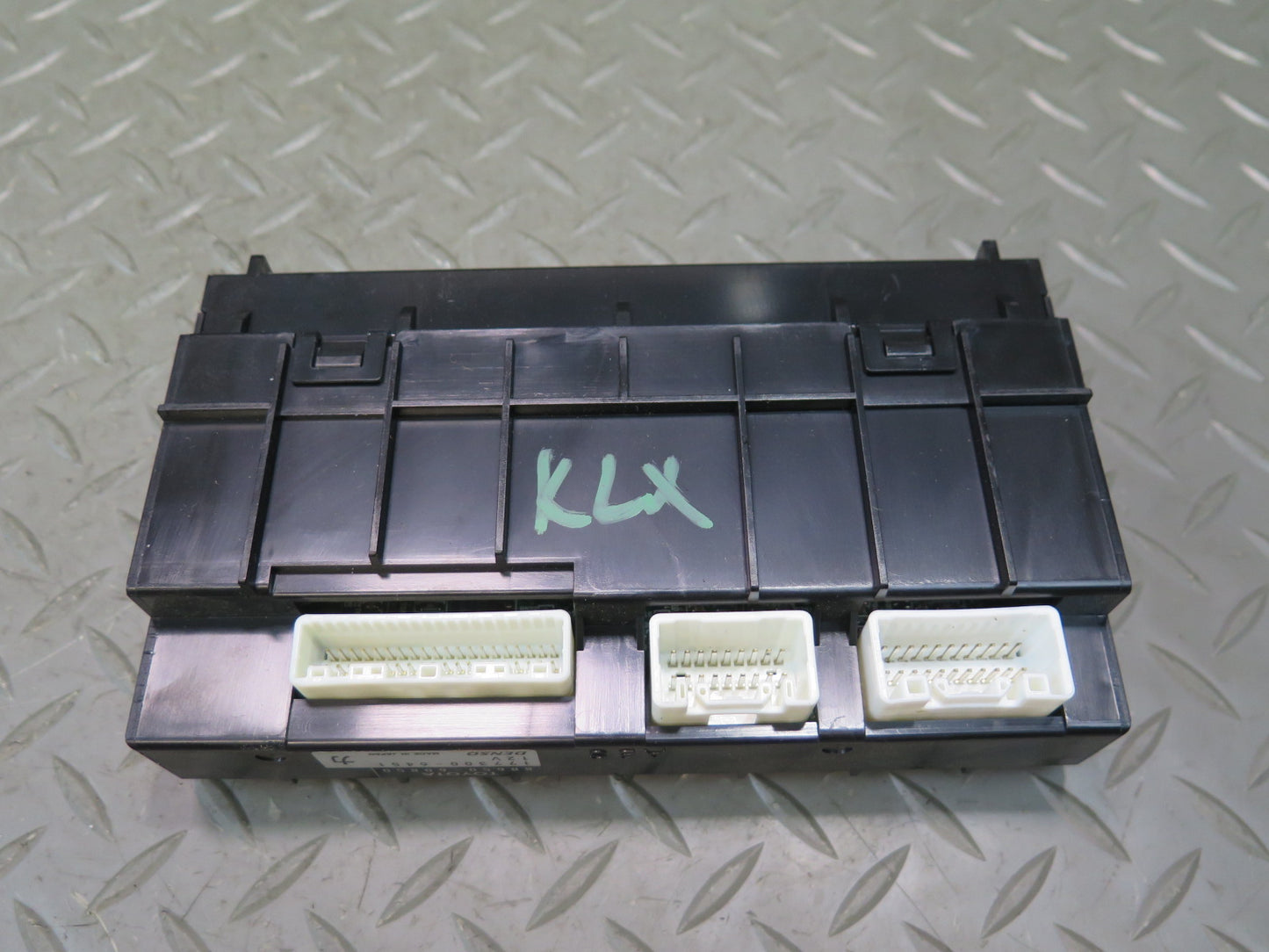 2003-2004 Lexus UZJ100L LX470 A/C Air Condition Amplifier Control Module