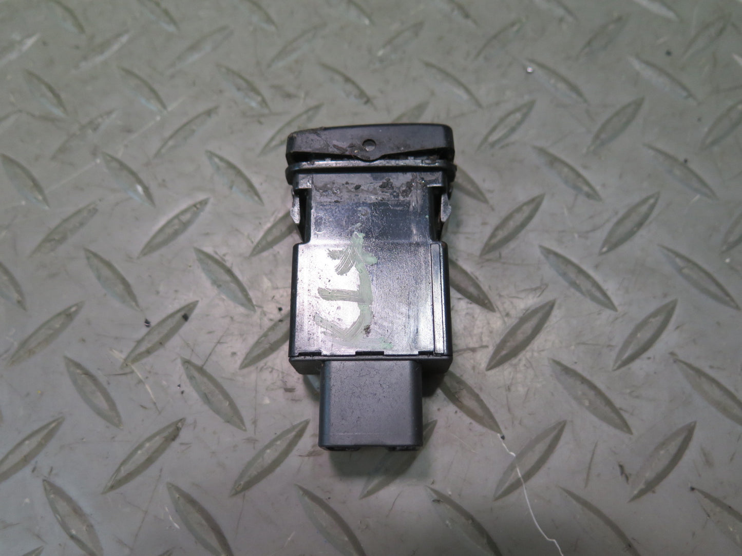 2003-2007 Lexus UZJ100L LX470 Left Heated Seat Heater Button Switch