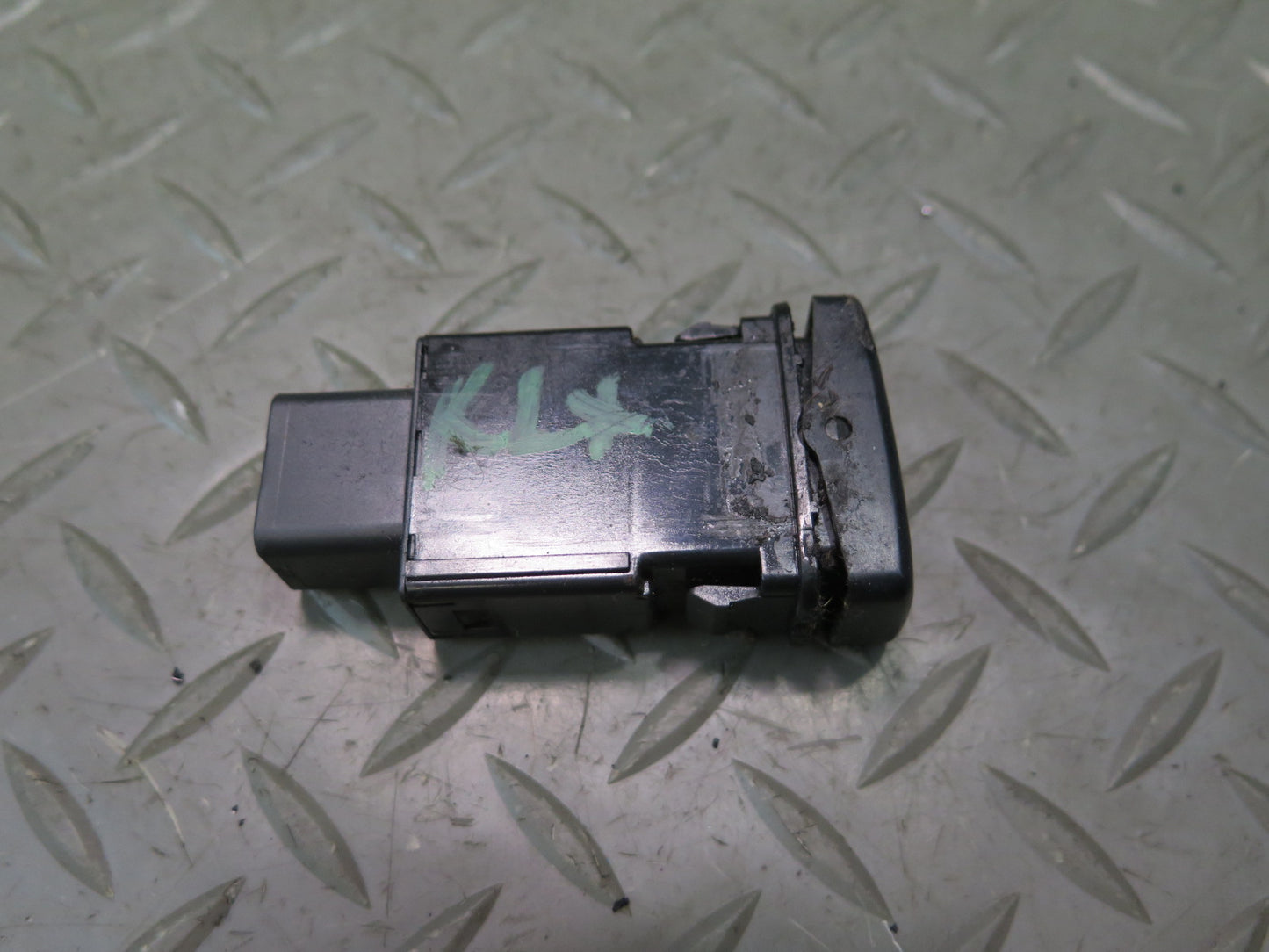 2003-2007 Lexus UZJ100L LX470 Left Heated Seat Heater Button Switch