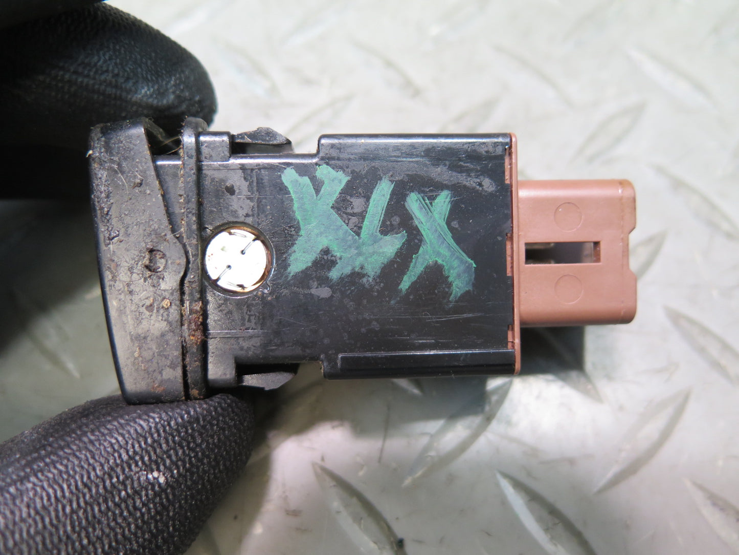 2003-2007 Lexus UZJ100L LX470 Right Heated Seat Heater Button Switch