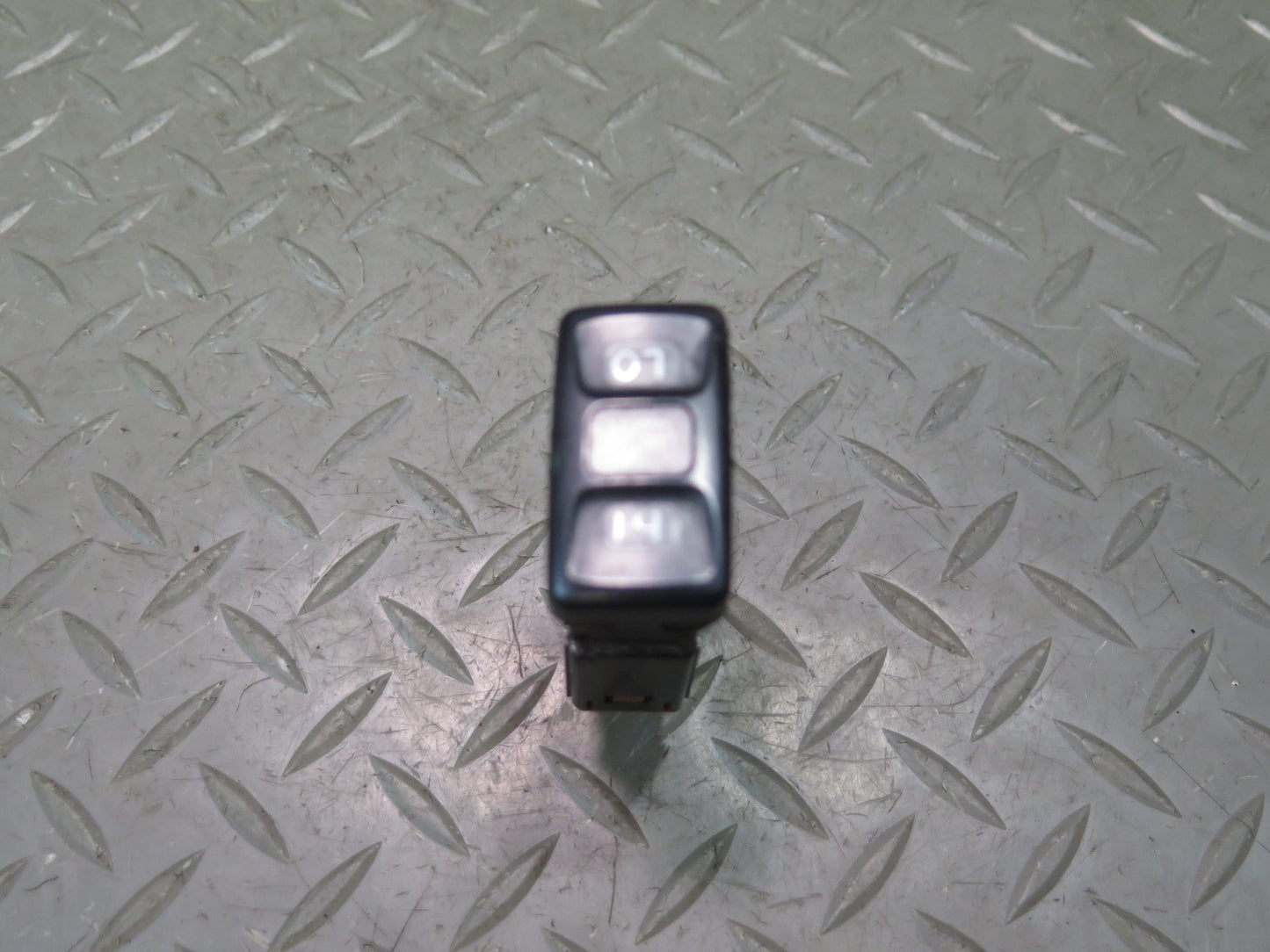 2003-2007 Lexus UZJ100L LX470 Right Heated Seat Heater Button Switch