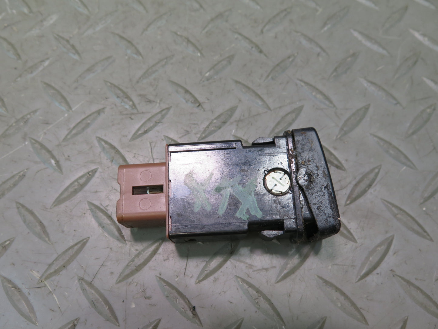 2003-2007 Lexus UZJ100L LX470 Right Heated Seat Heater Button Switch