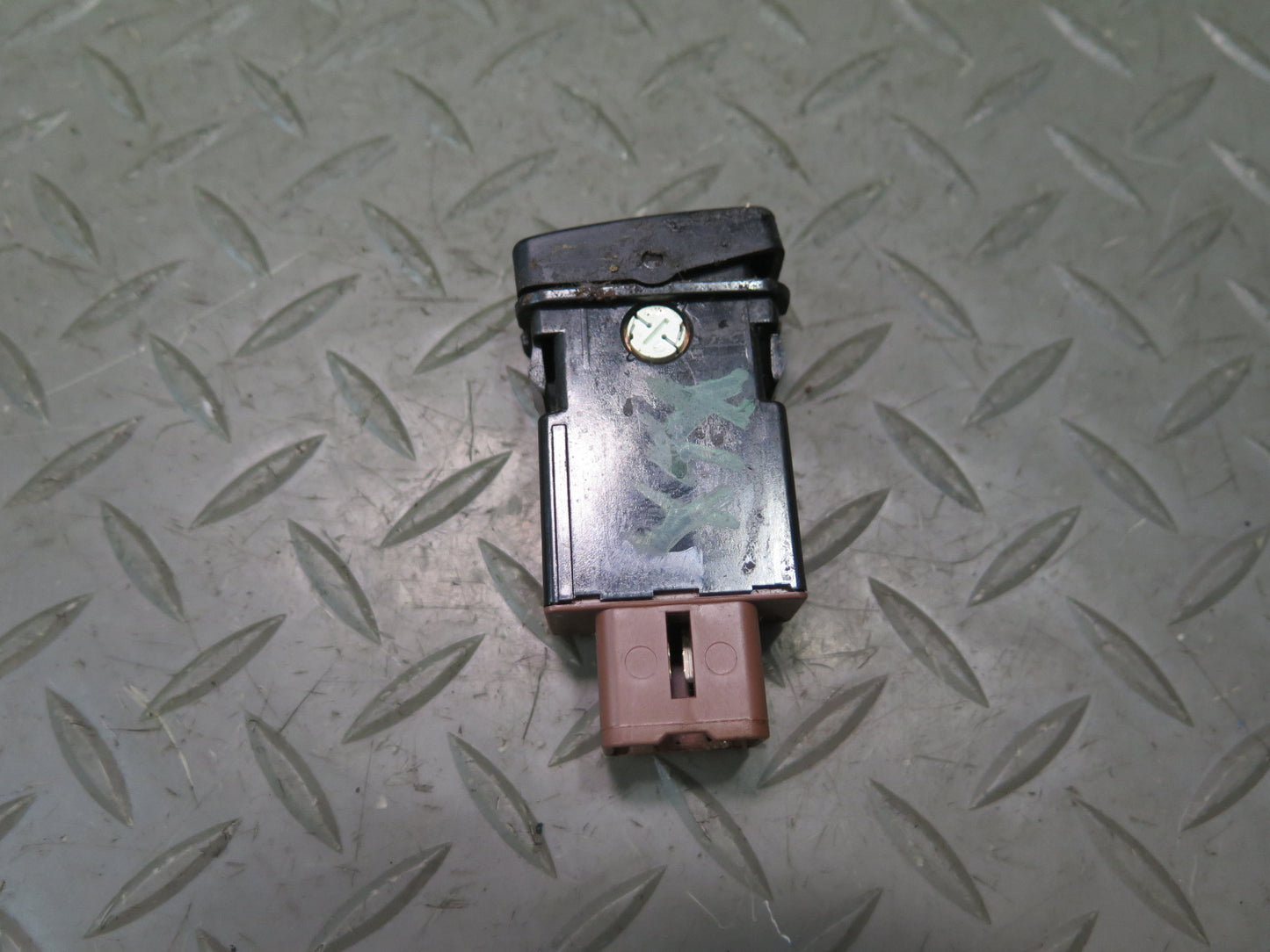 2003-2007 Lexus UZJ100L LX470 Right Heated Seat Heater Button Switch