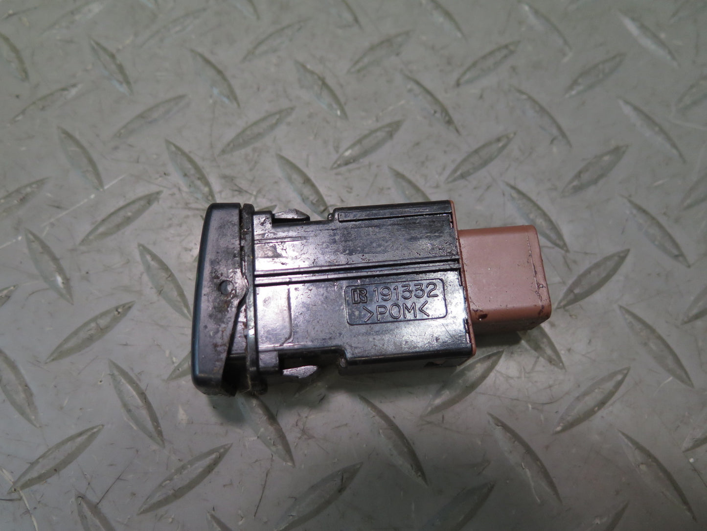 2003-2007 Lexus UZJ100L LX470 Right Heated Seat Heater Button Switch