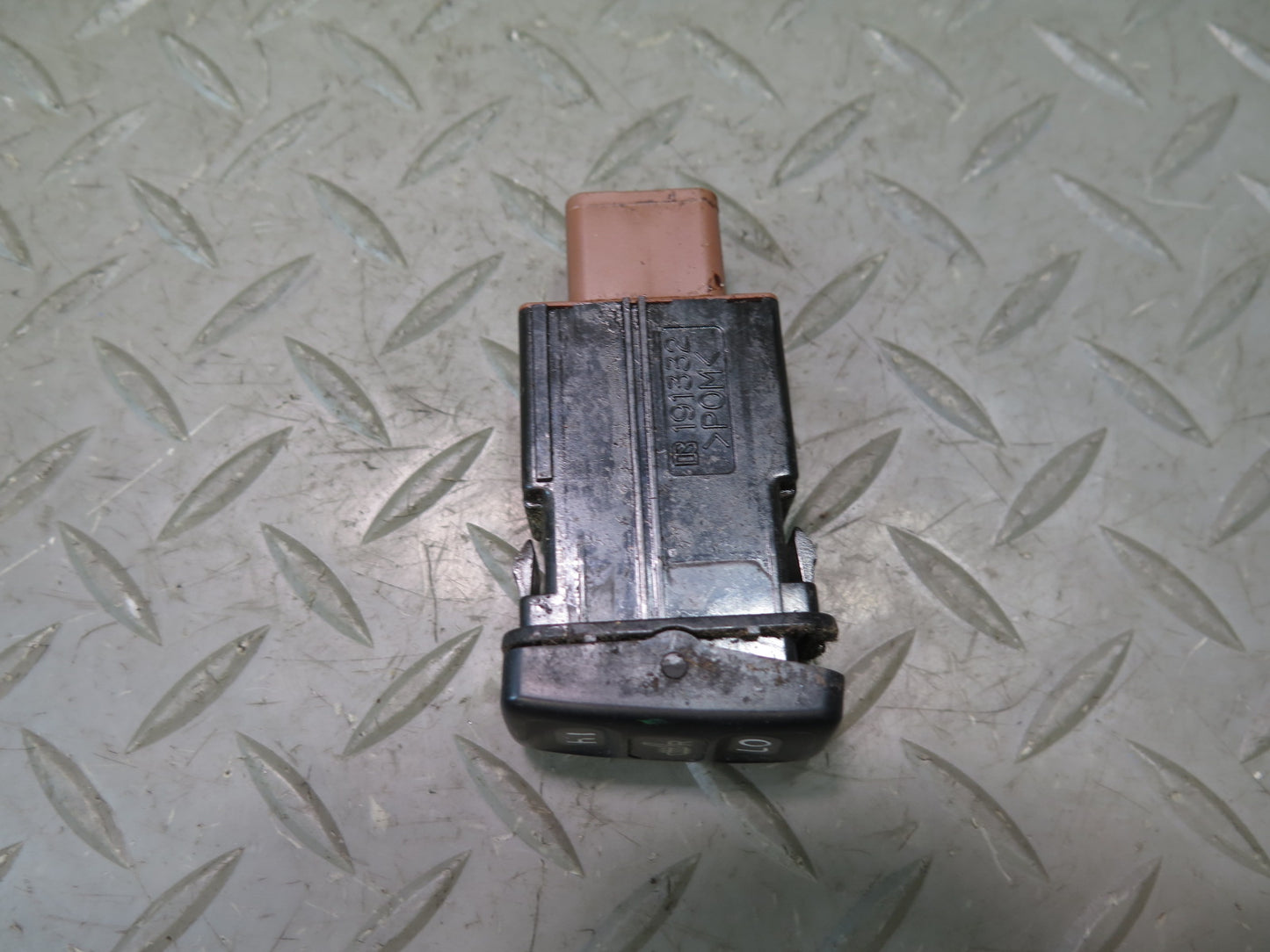 2003-2007 Lexus UZJ100L LX470 Right Heated Seat Heater Button Switch