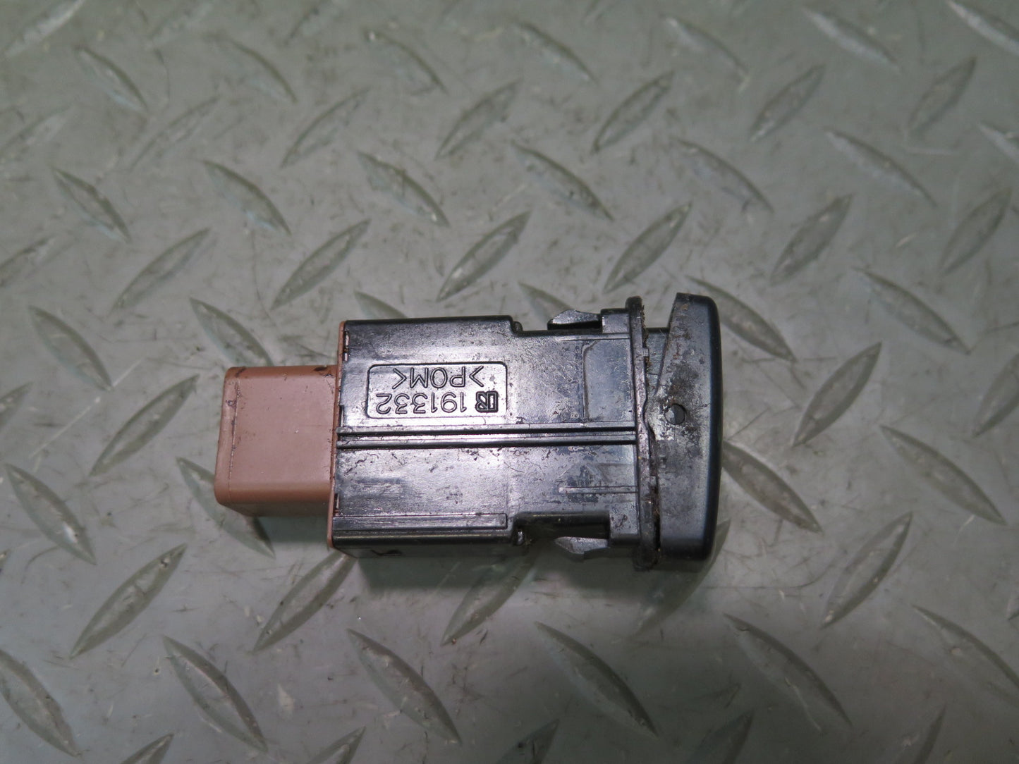 2003-2007 Lexus UZJ100L LX470 Right Heated Seat Heater Button Switch