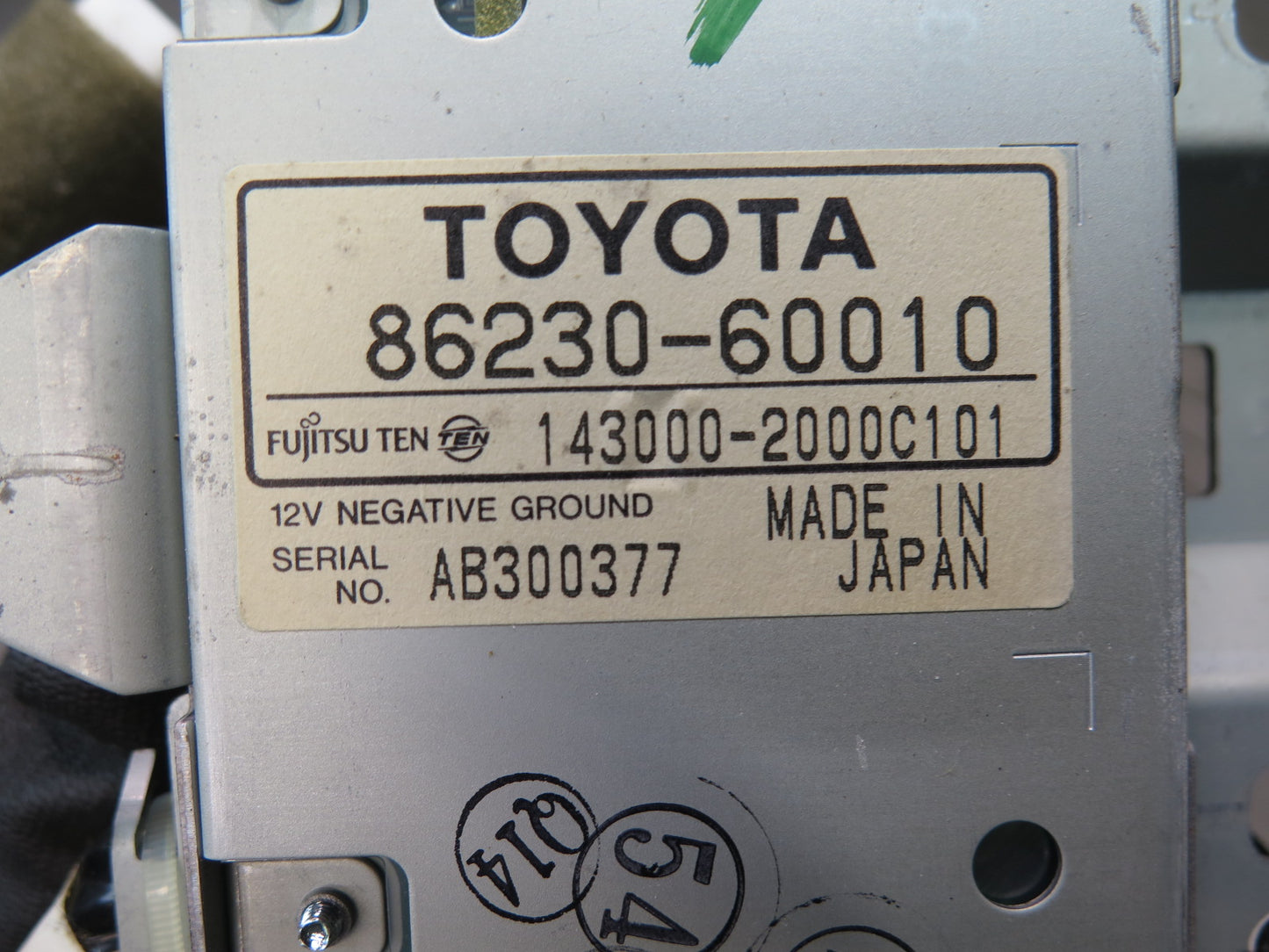 2003-2007 Lexus UZJ100L LX470 Rear Radio Control Switch Panel 86230-60010