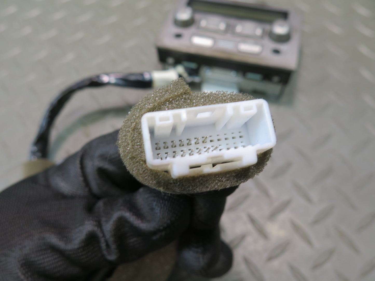 2003-2007 Lexus UZJ100L LX470 Rear Radio Control Switch Panel 86230-60010