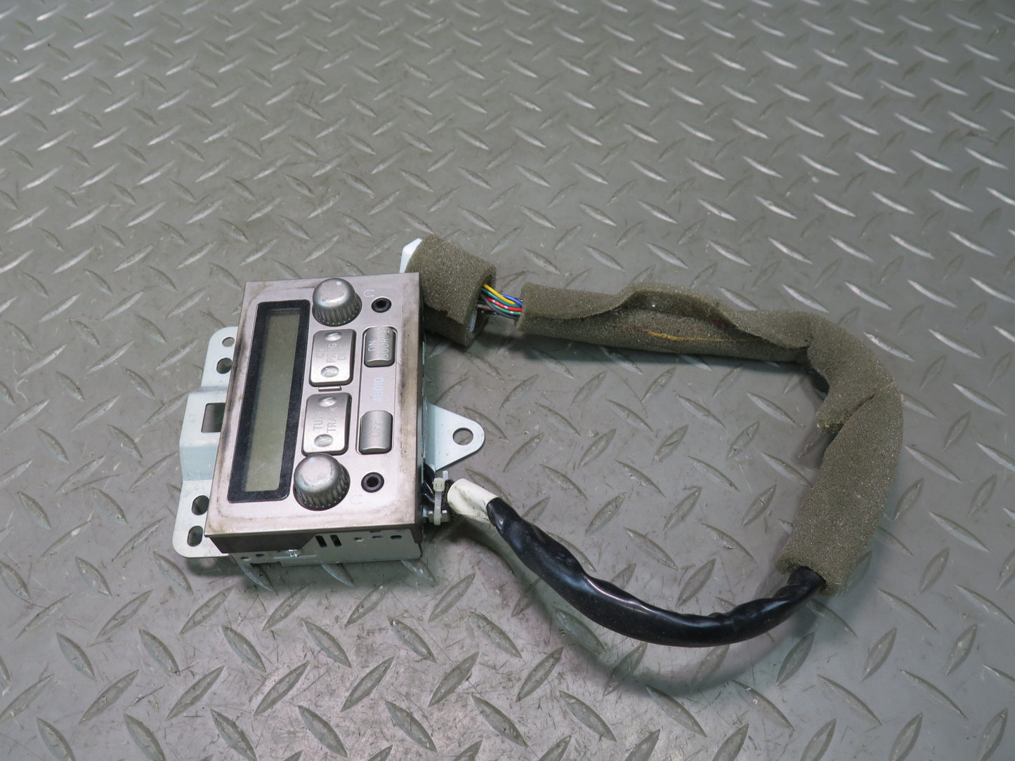 2003-2007 Lexus UZJ100L LX470 Rear Radio Control Switch Panel 86230-60010