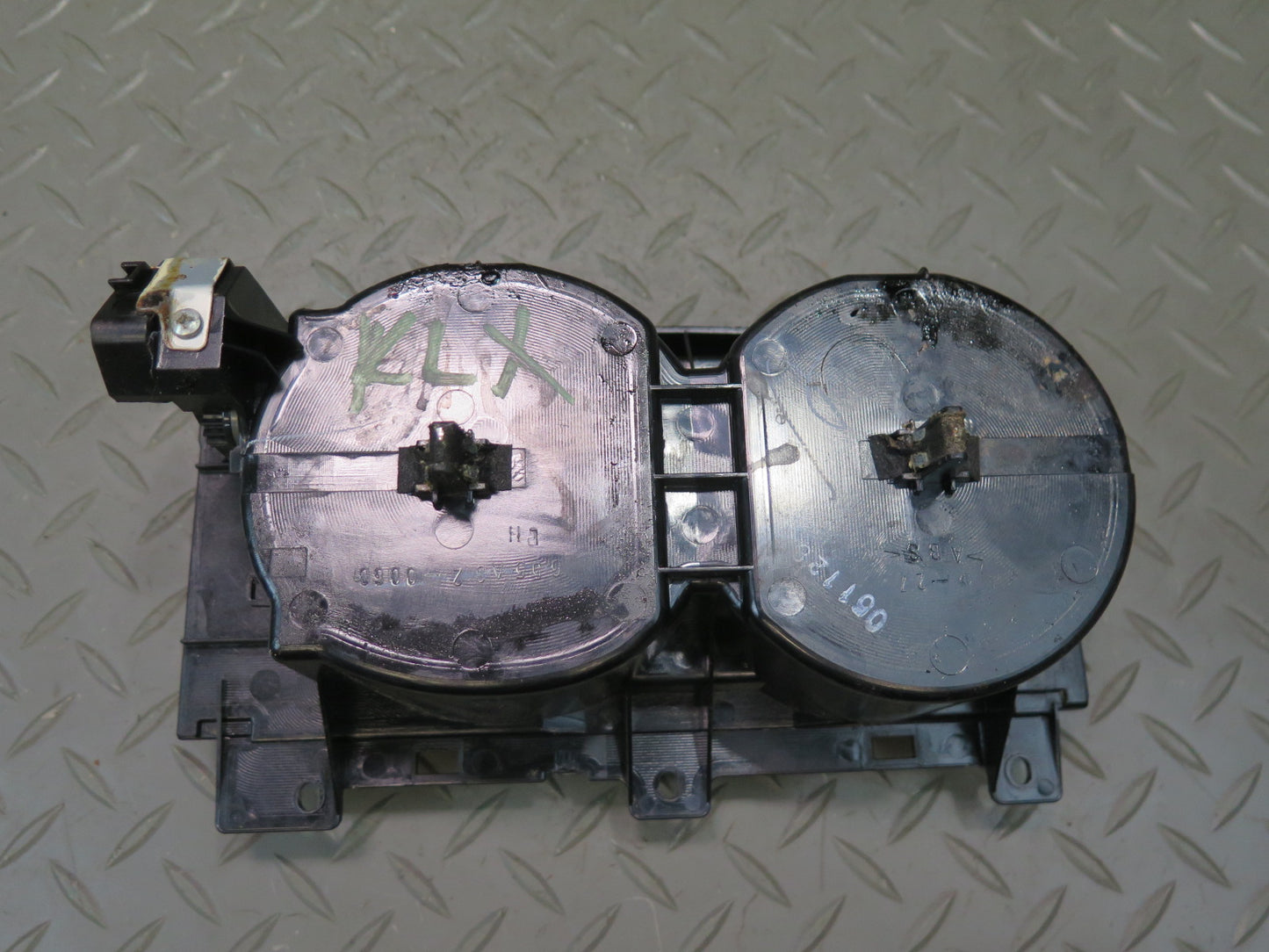 2003-2007 Lexus UZJ100L LX470 Front Center Console CUP Holder