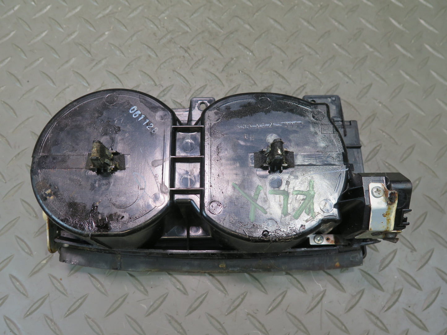 2003-2007 Lexus UZJ100L LX470 Front Center Console CUP Holder