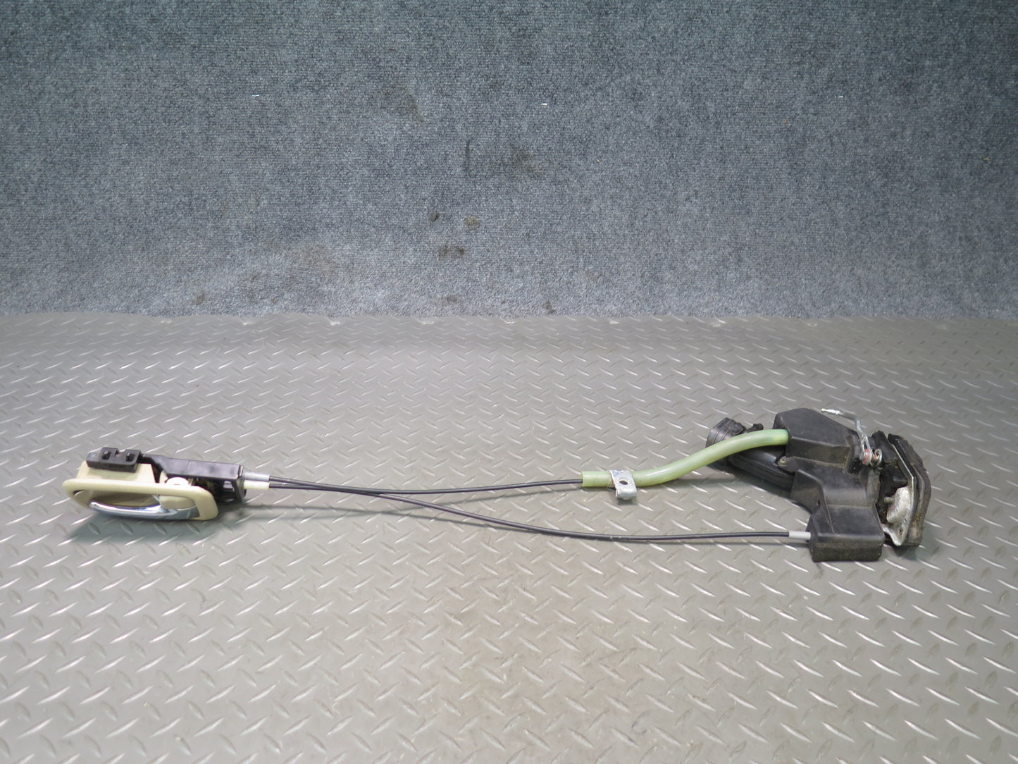 2003-2007 Lexus UZJ100L LX470 Rear Right Door Lock Latch Actuator w Handle