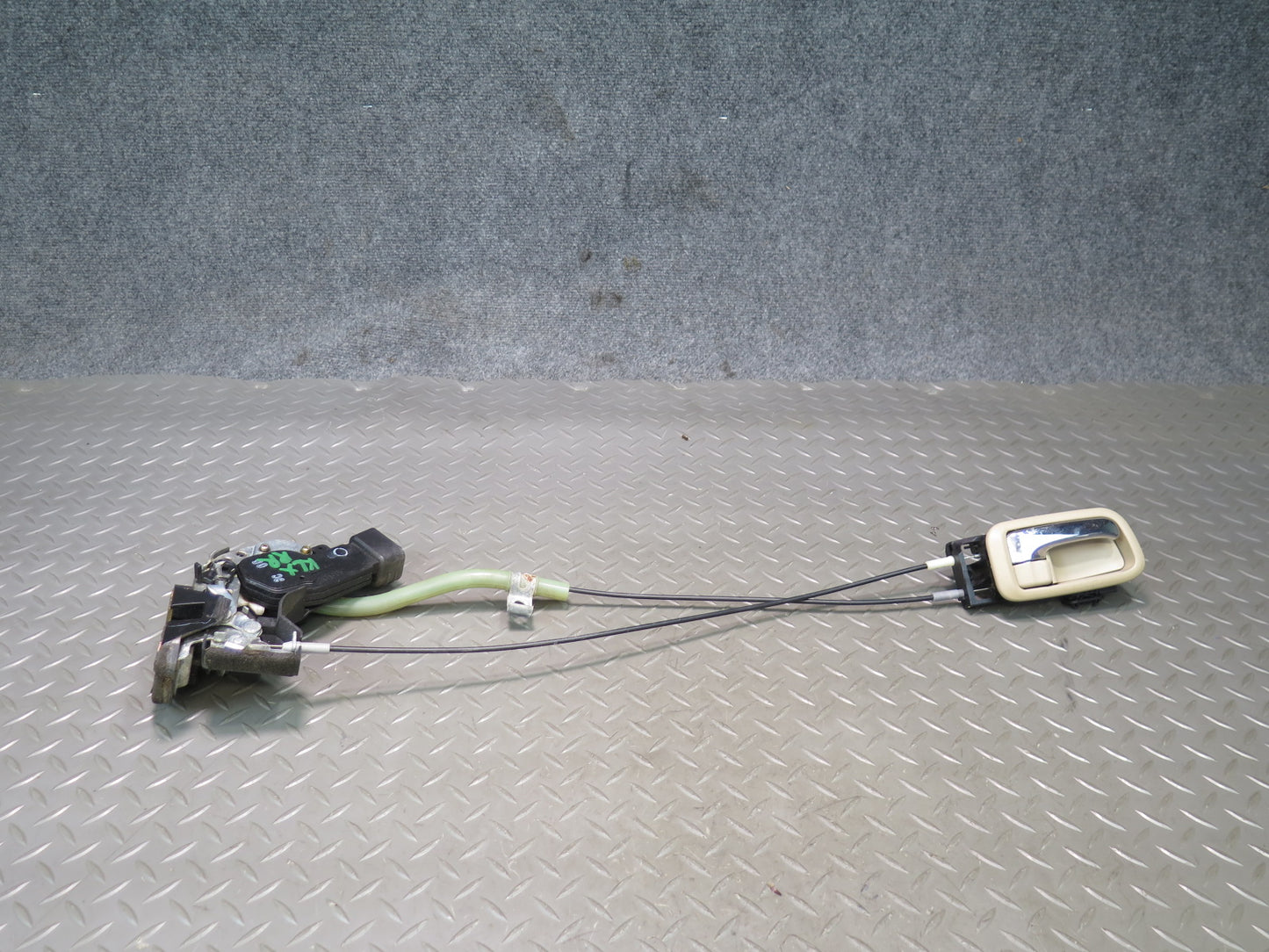 2003-2007 Lexus UZJ100L LX470 Rear Right Door Lock Latch Actuator w Handle