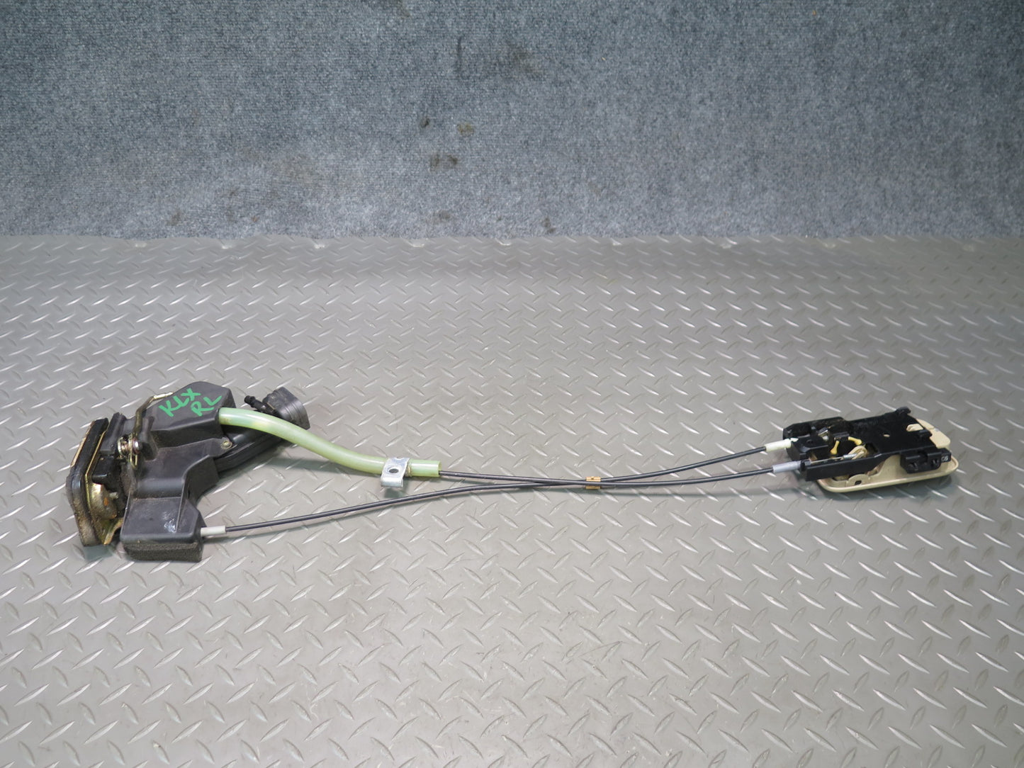 2003-2007 Lexus UZJ100L LX470 Rear Left Door Lock Latch Actuator w Handle