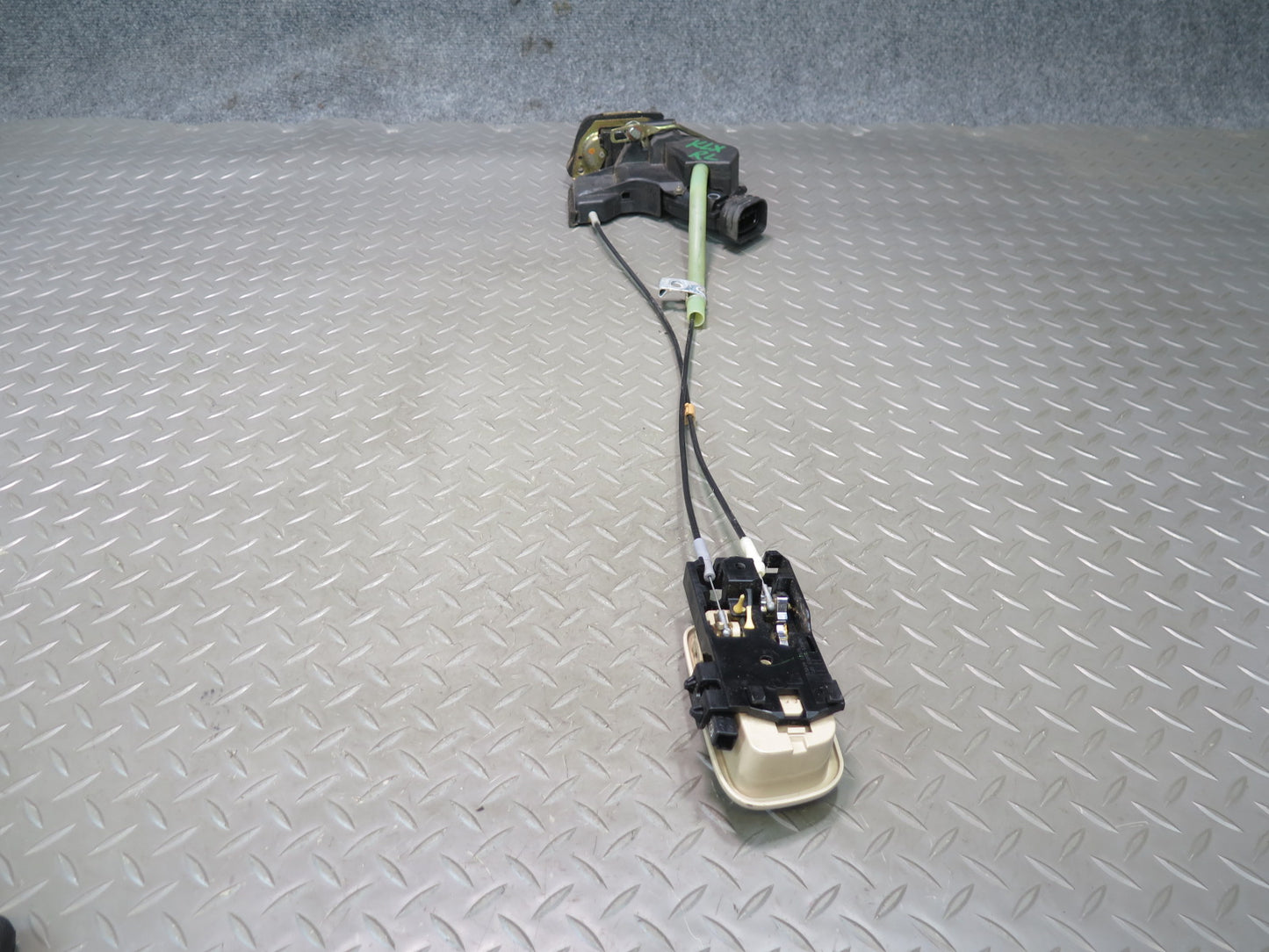 2003-2007 Lexus UZJ100L LX470 Rear Left Door Lock Latch Actuator w Handle