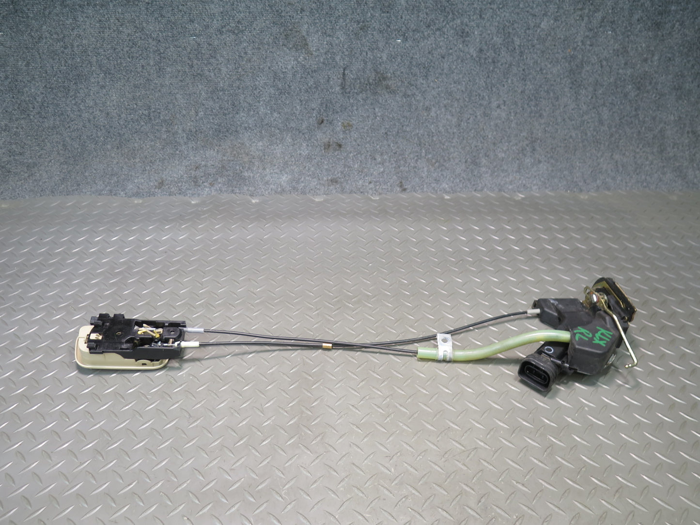 2003-2007 Lexus UZJ100L LX470 Rear Left Door Lock Latch Actuator w Handle