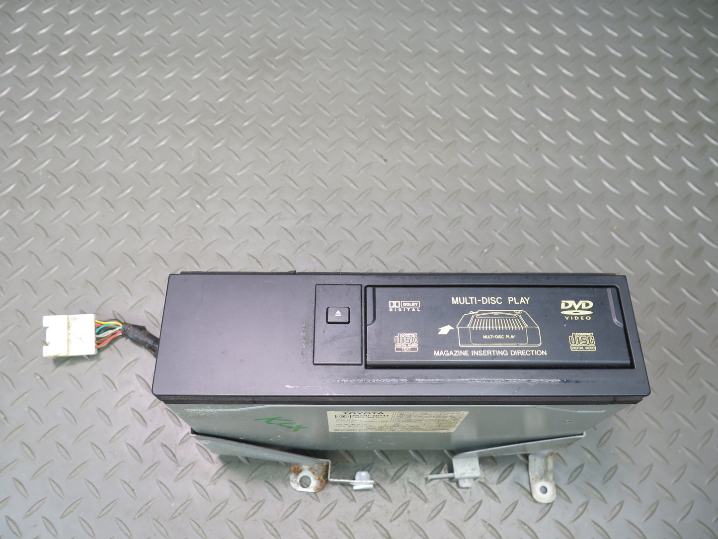 2003 Lexus UZJ100L LX470 CD Changer Player 86270-60111