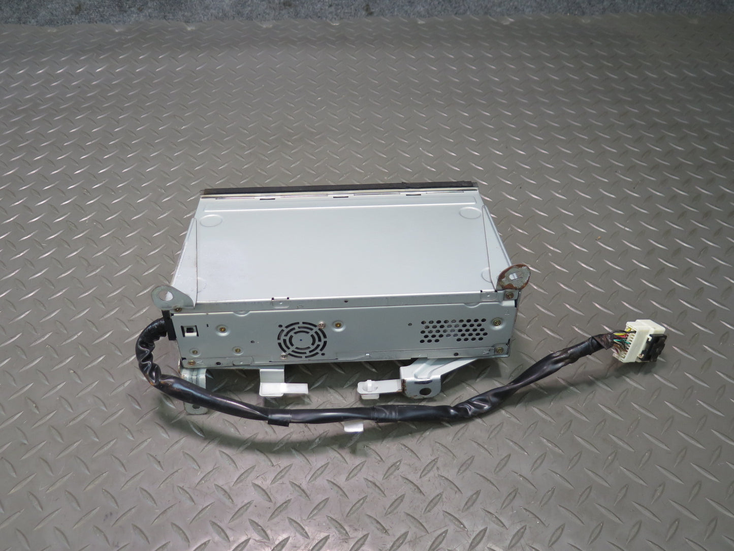 2003 Lexus UZJ100L LX470 CD Changer Player 86270-60111