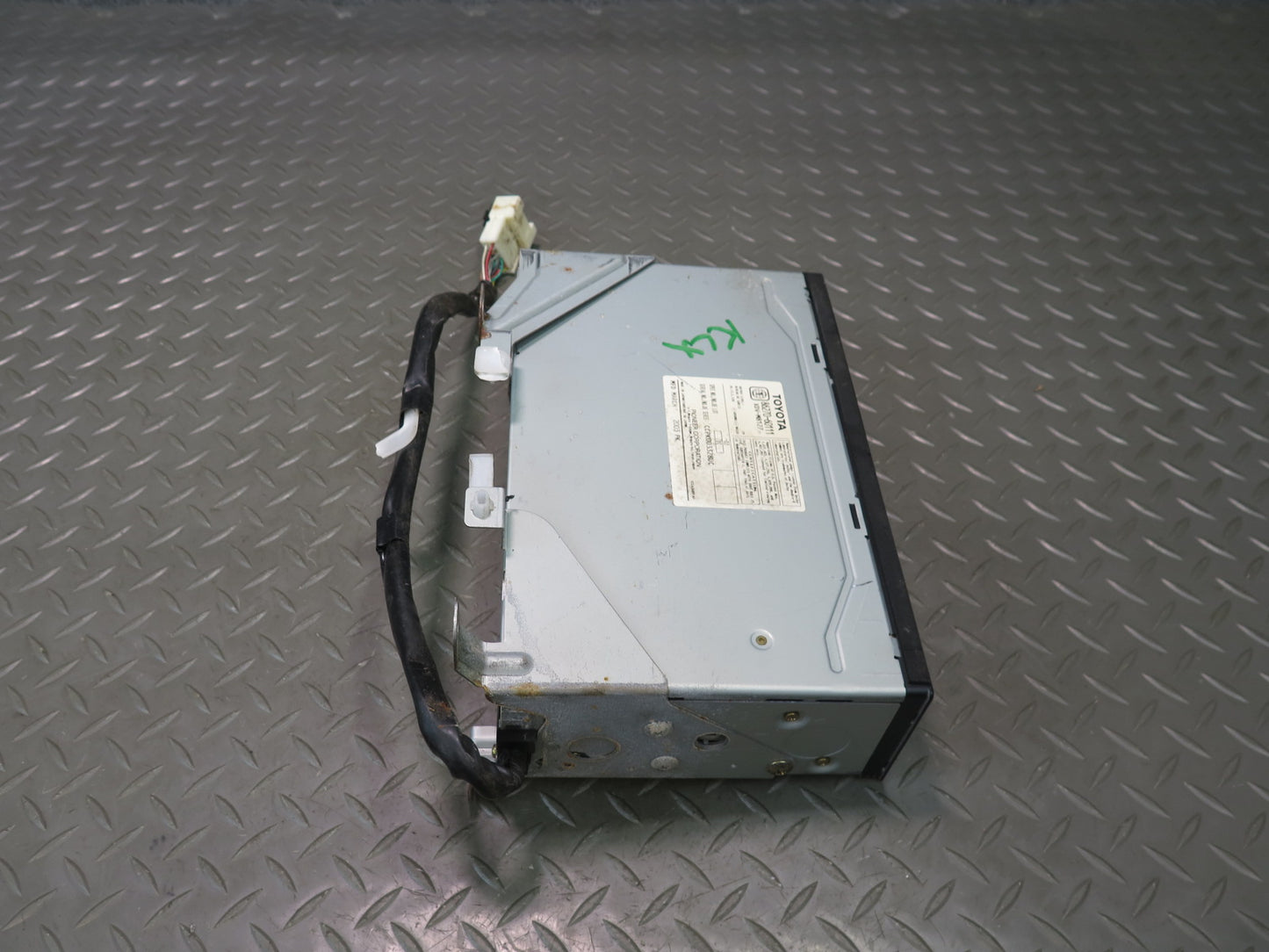 2003 Lexus UZJ100L LX470 CD Changer Player 86270-60111