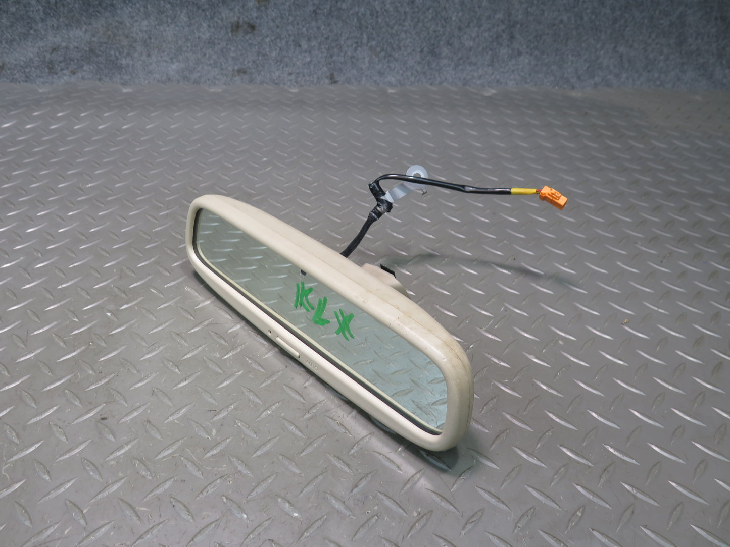 2003-2007 Lexus UZJ100L LX470 Auto Dimming Interior Rear View Mirror