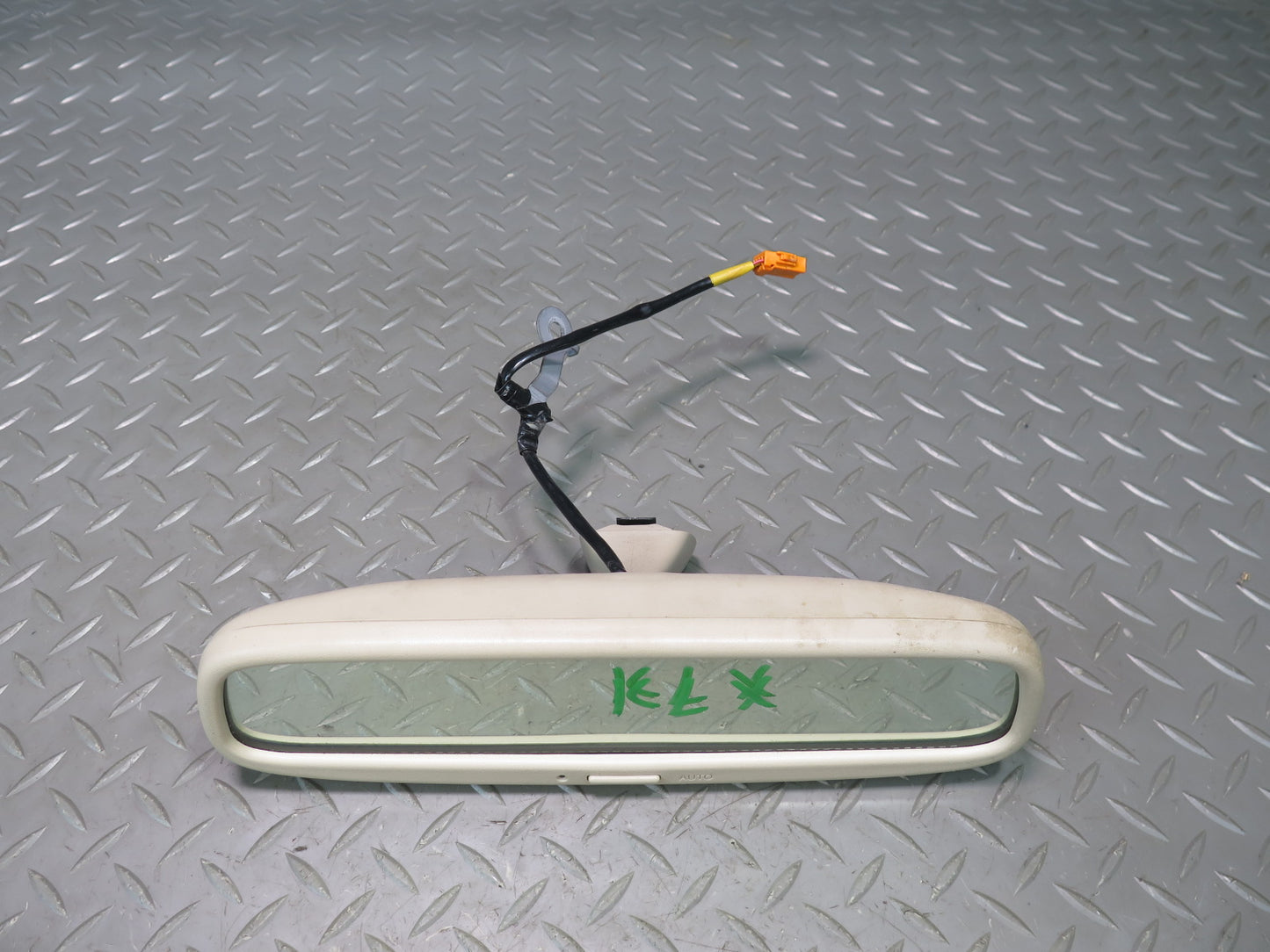2003-2007 Lexus UZJ100L LX470 Auto Dimming Interior Rear View Mirror