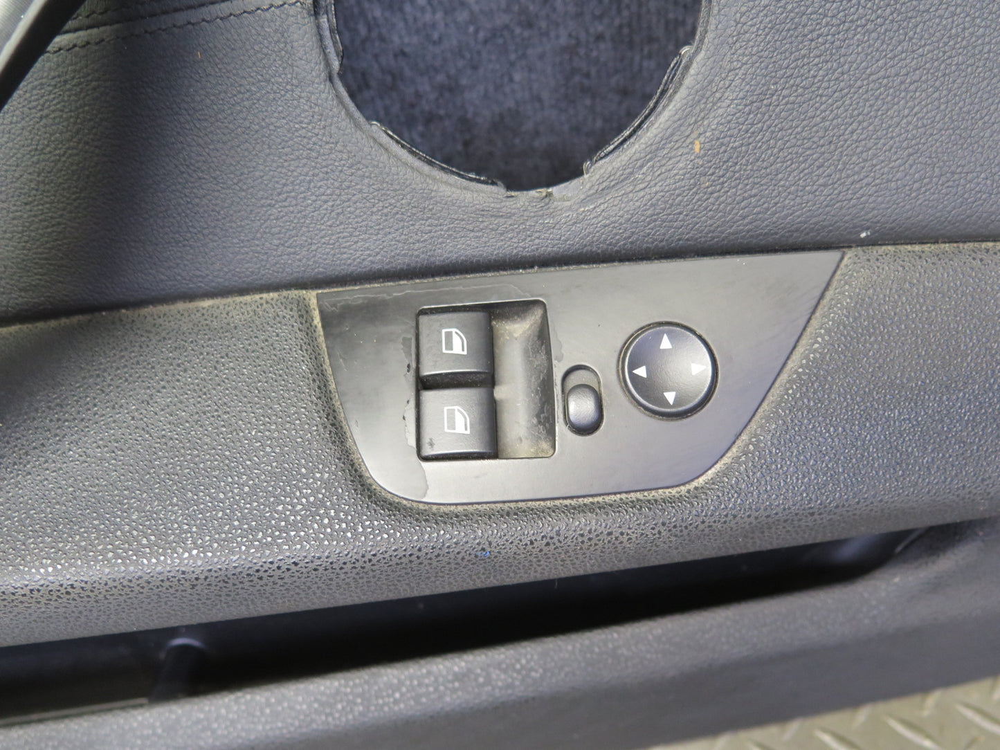 06-08 BMW E85 Z4 Front Left Interior Door Panel w Window Mirror Switch Black OEM