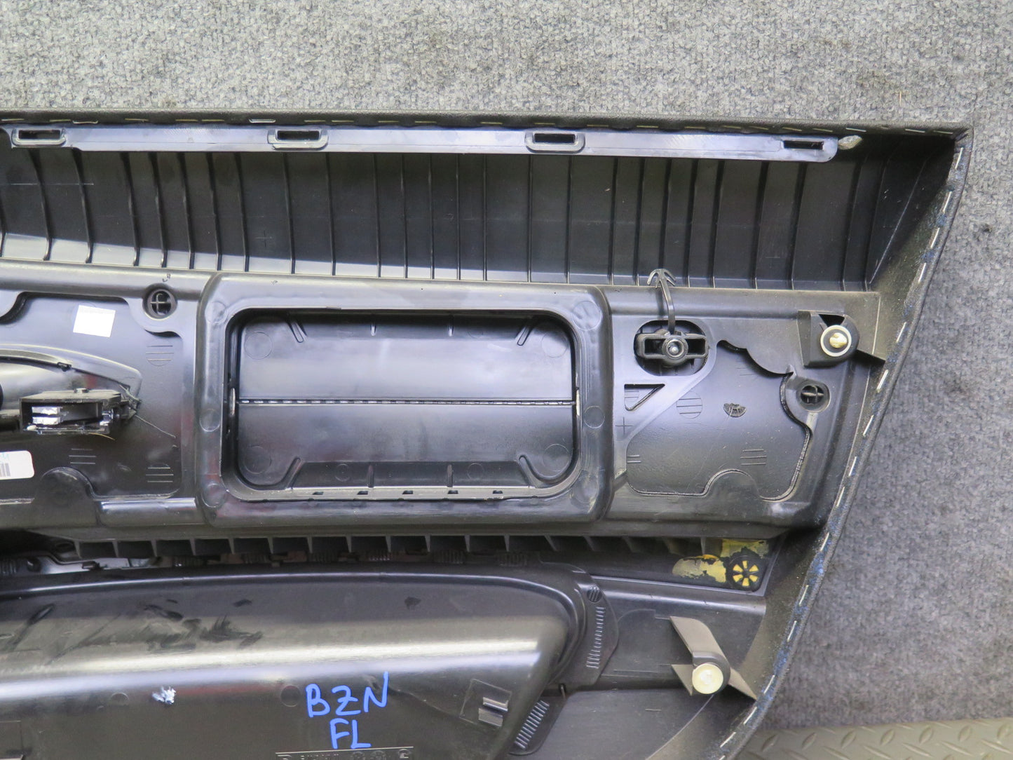 06-08 BMW E85 Z4 Front Left Interior Door Panel w Window Mirror Switch Black OEM