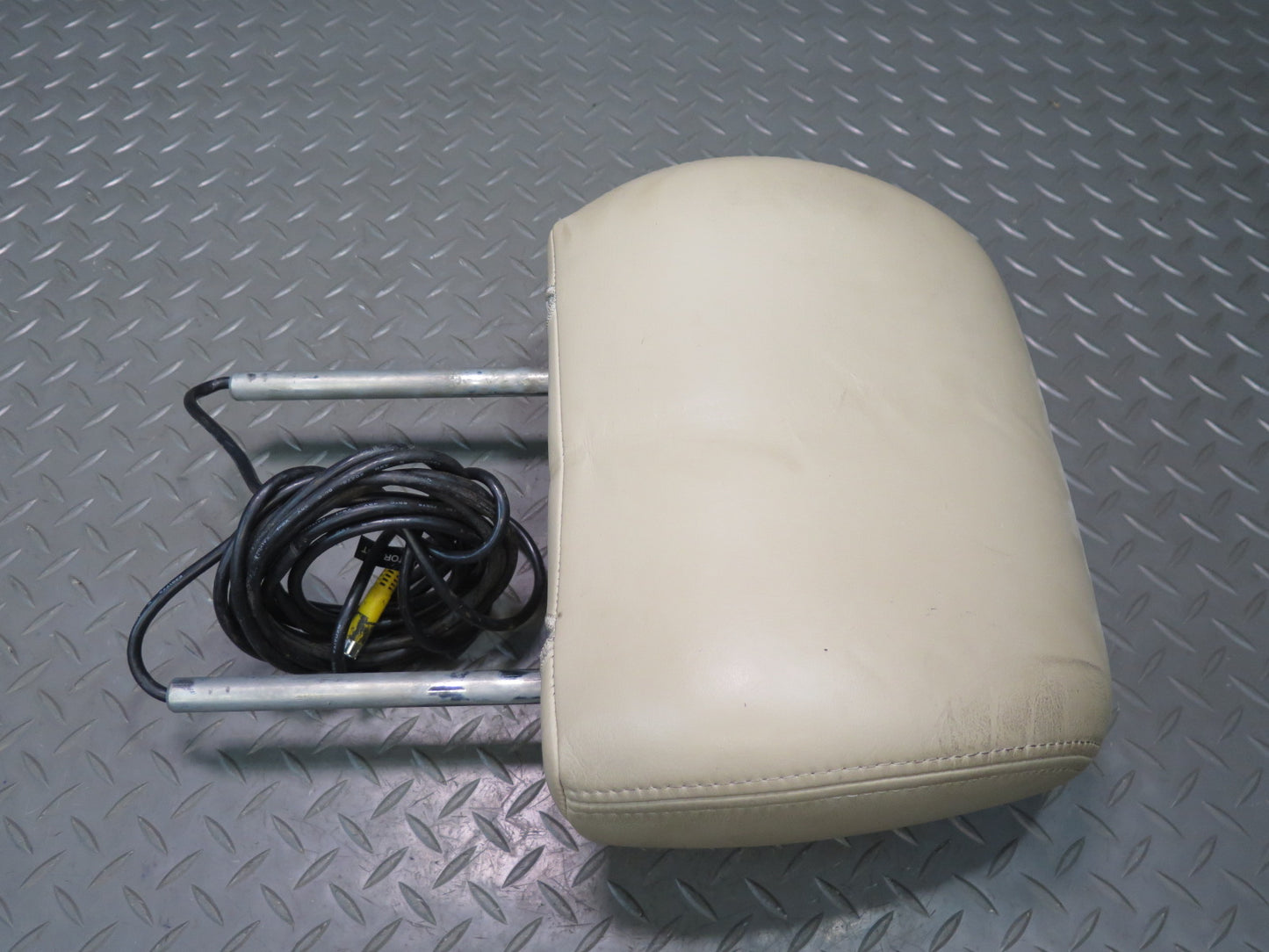 2003 Lexus UZJ100L LX470 Front Left & Right Seat Leather Headrest Screen Set