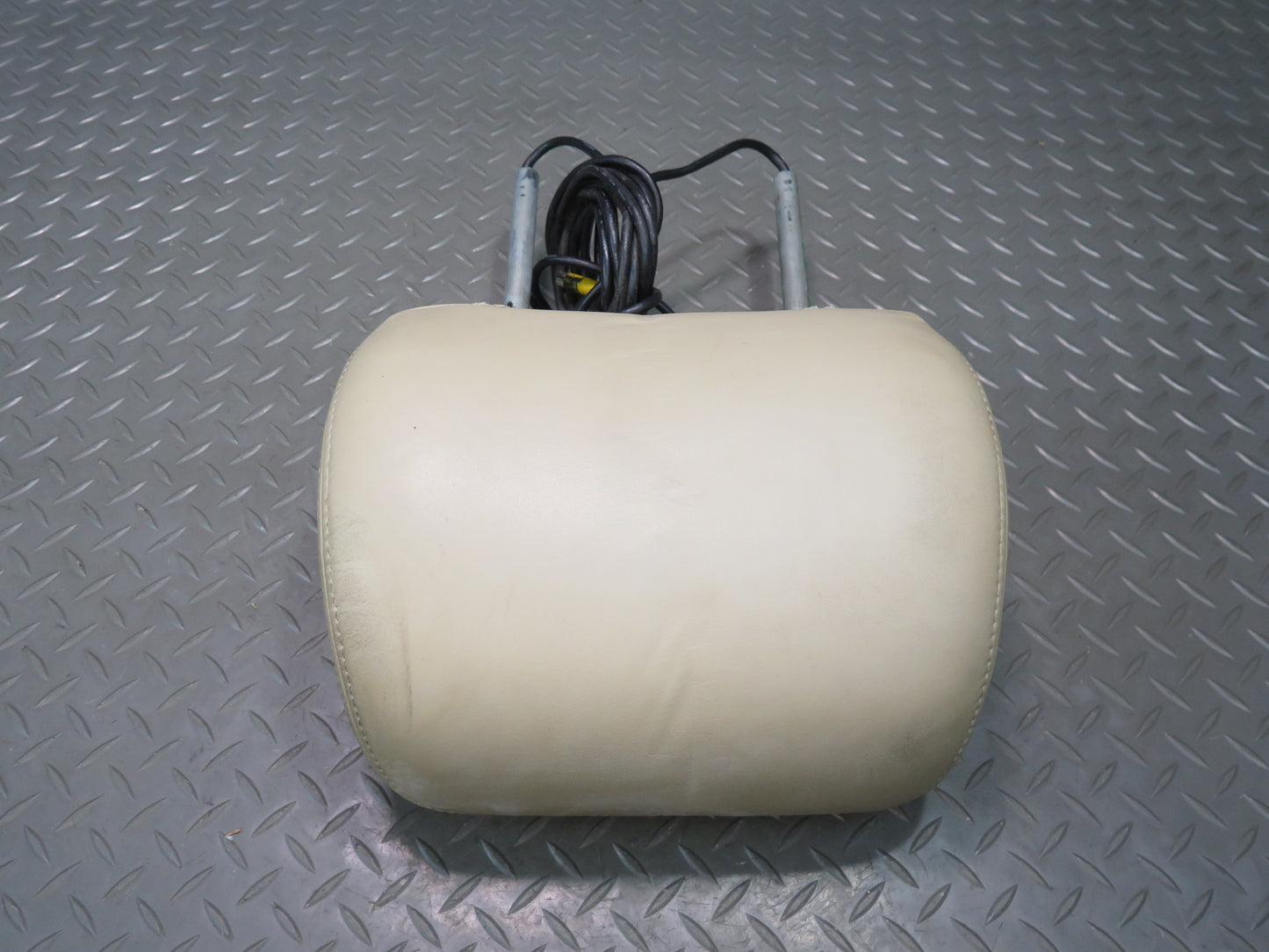 2003 Lexus UZJ100L LX470 Front Left & Right Seat Leather Headrest Screen Set