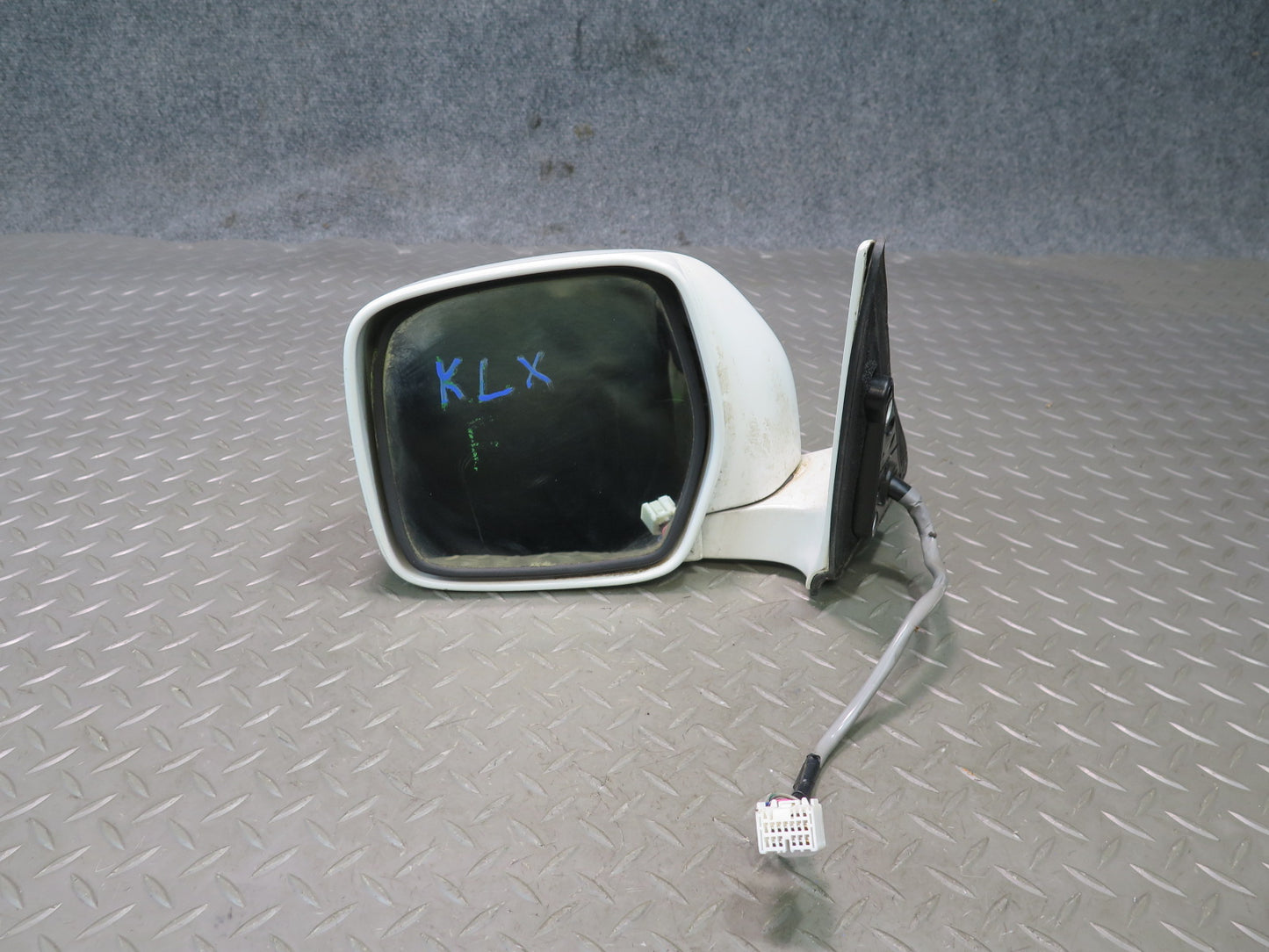 2003-2005 Lexus UZJ100L LX470 Left Door Heated Exterior Side View Power Mirror