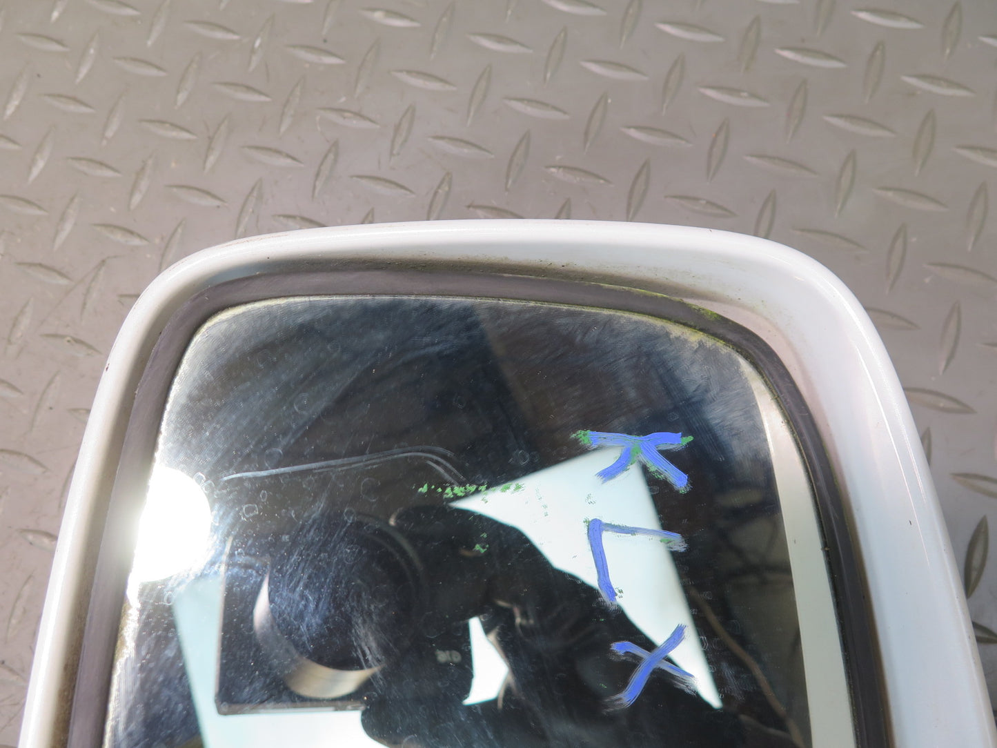 2003-2005 Lexus UZJ100L LX470 Left Door Heated Exterior Side View Power Mirror