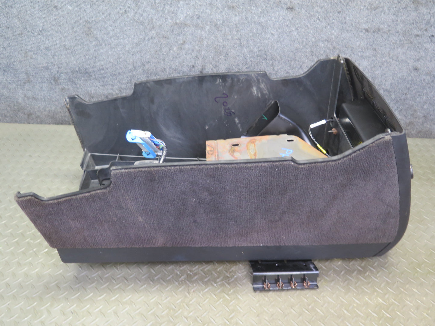 2003-2006 Hummer H2 Front Center Console Shifter Trim Cover Panel Assembly
