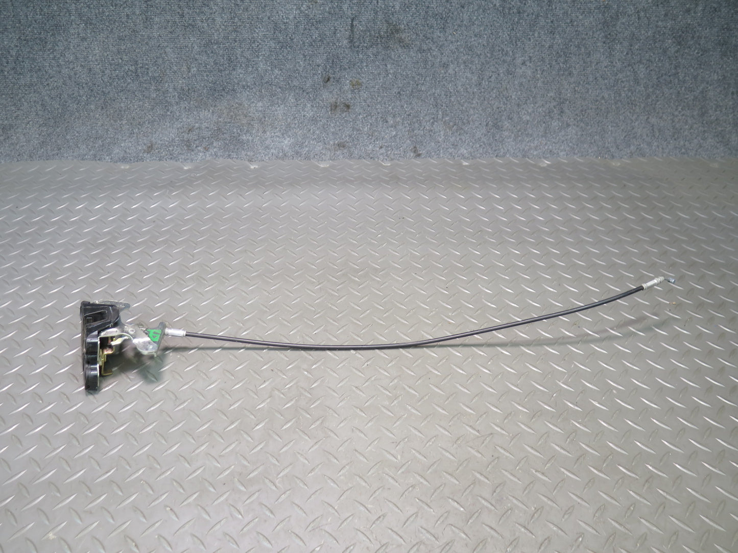 2003-2007 Lexus UZJ100L LX470 Rear Left & Right Trunk Gate Lock Latch Set of 2