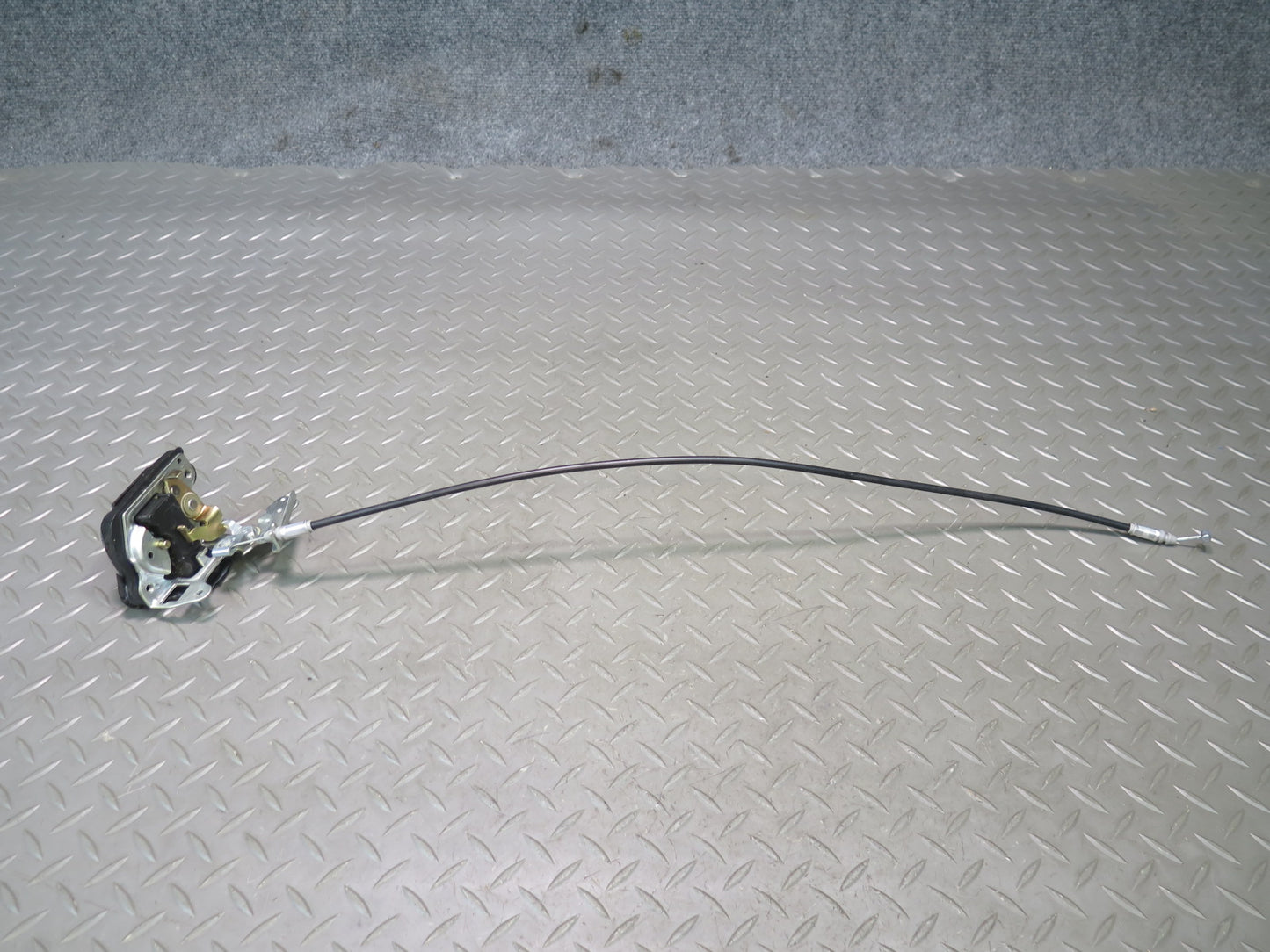 2003-2007 Lexus UZJ100L LX470 Rear Left & Right Trunk Gate Lock Latch Set of 2